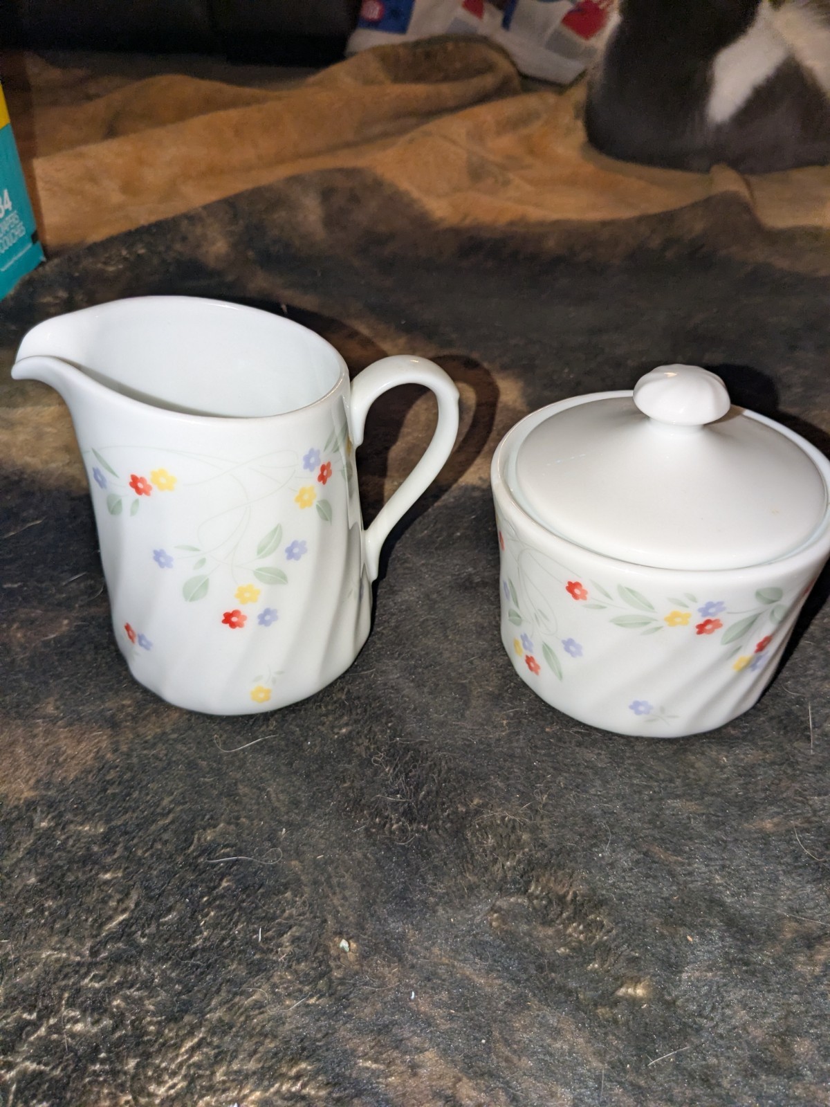 Corning English Meadow Swirl Pattern Creamer Pitcher And Sugar Bowl New