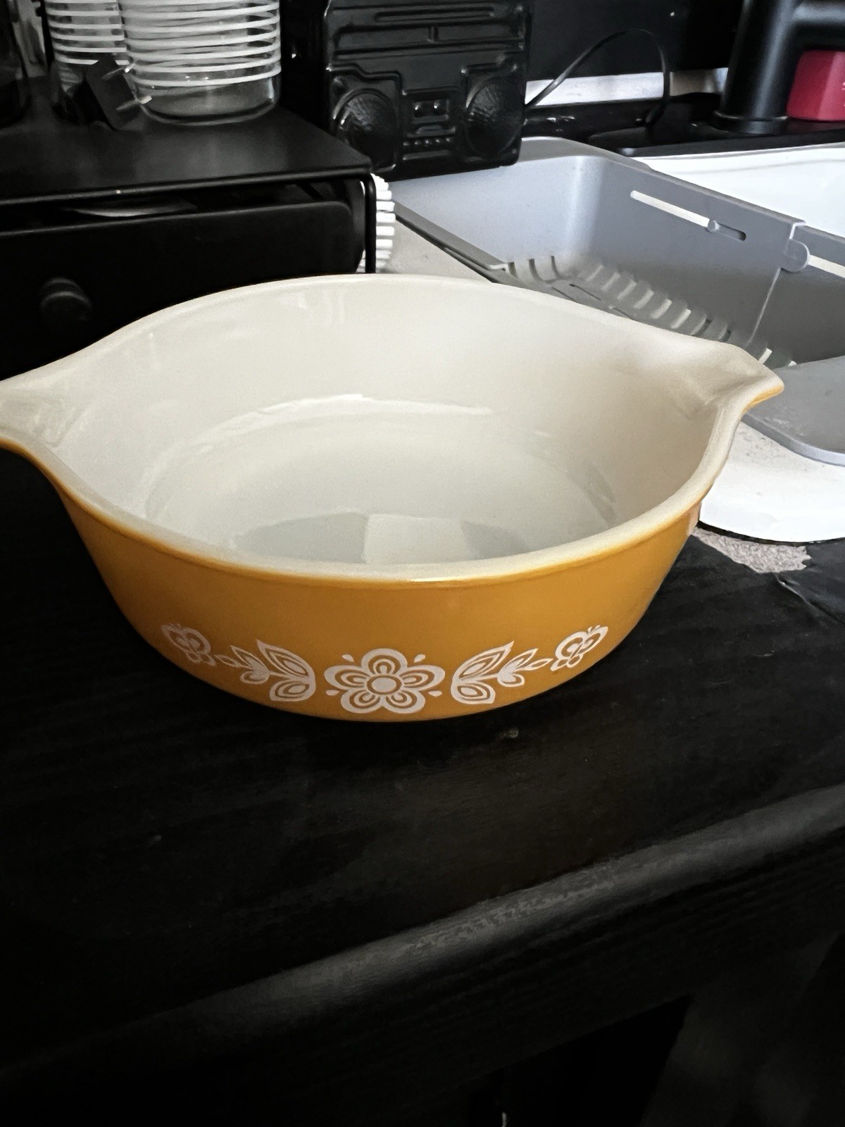 Small Vintage Pyrex Butterfly Gold Casserole Dishes – 2