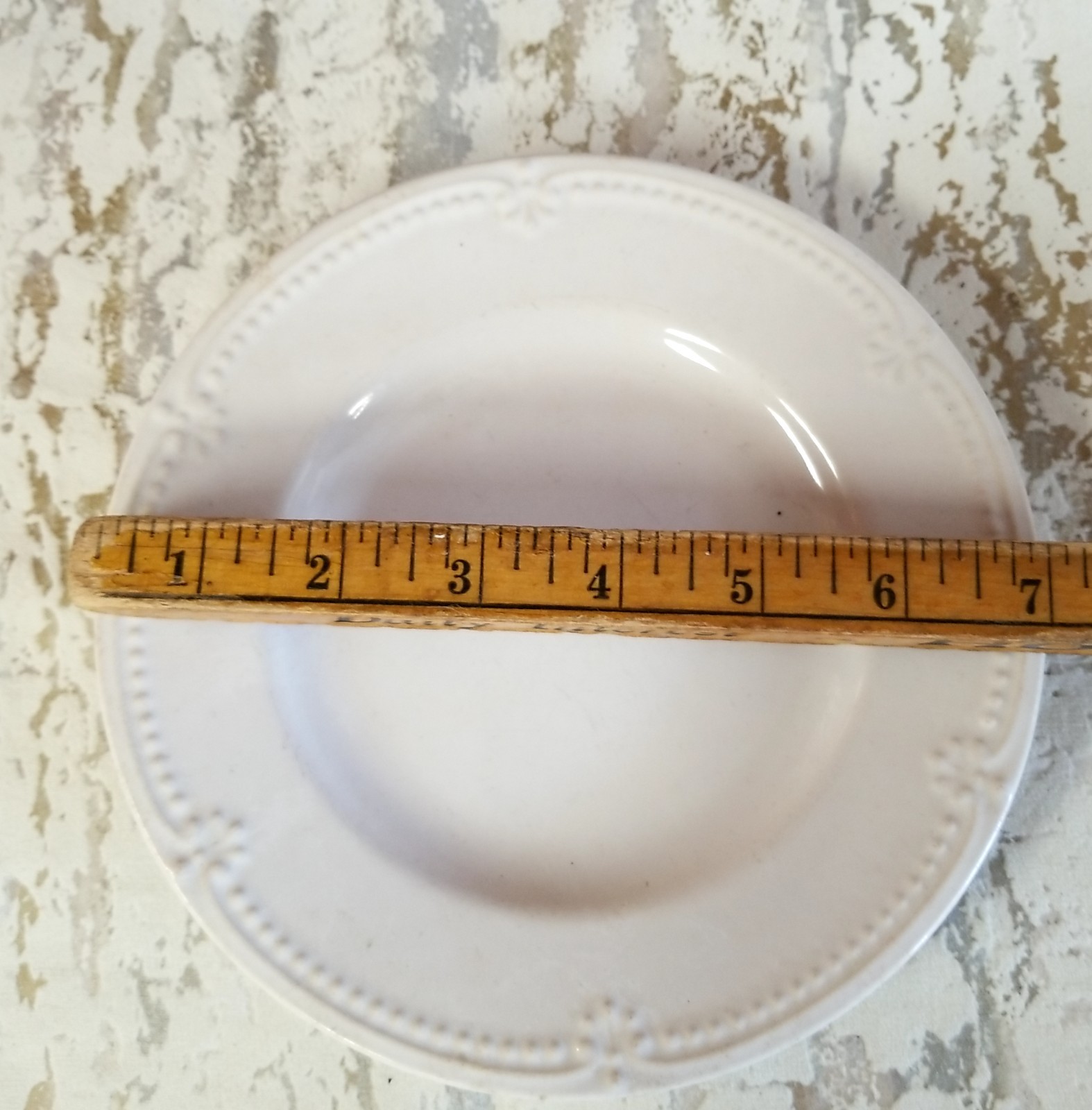 Pfaltzgraff Pearl brocade White Embossed Salad/Side Plates 7.25″ Set of 4