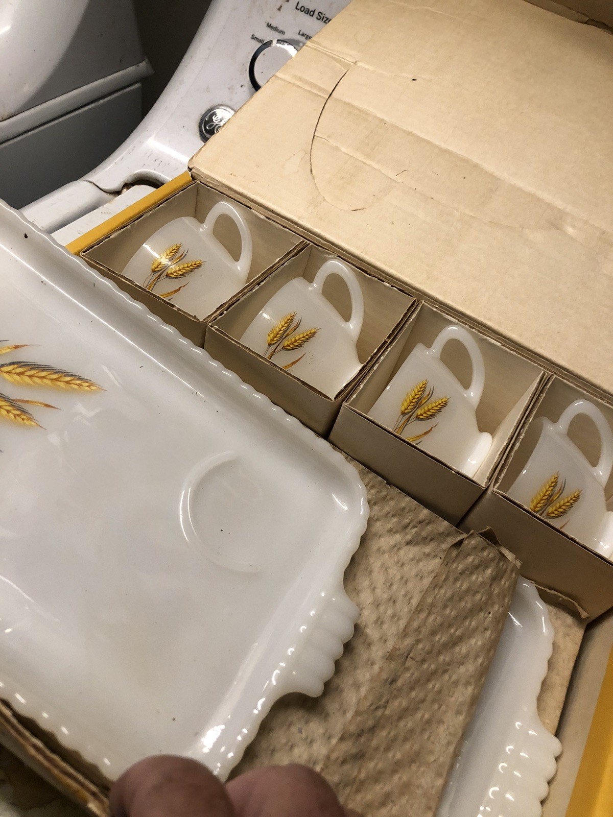 Fire King Anchor Hocking VTG MCM White Milk Glass Wheat Snack 8Pc Set Trays/Cups