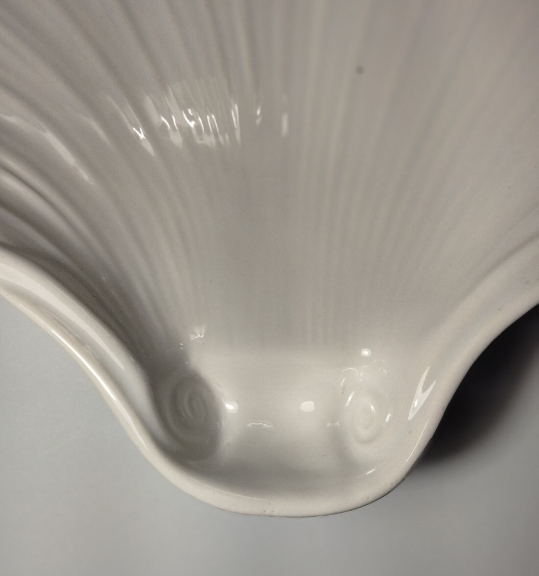 Vintage California Pottery Sea Shell Bowl Ceramic 3.04 Pounds 13 1/2″ Long 12…