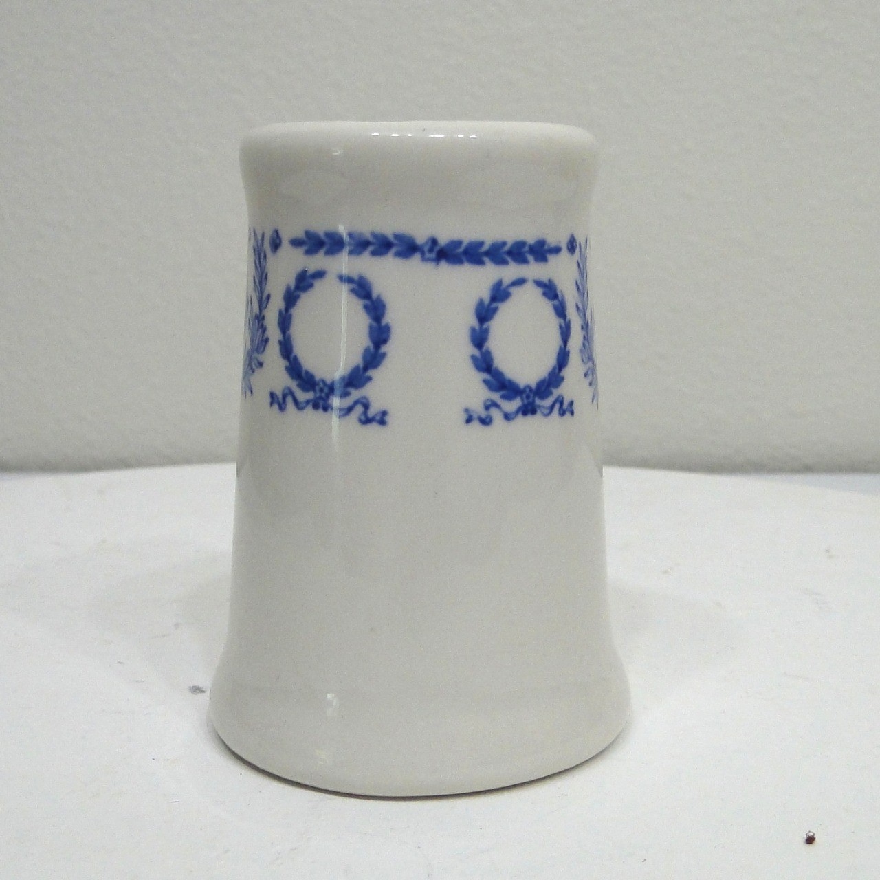 Vintage Syracuse #51500 Morrison Cafeteria Lyre Laurel Wreath Blue White Creamer
