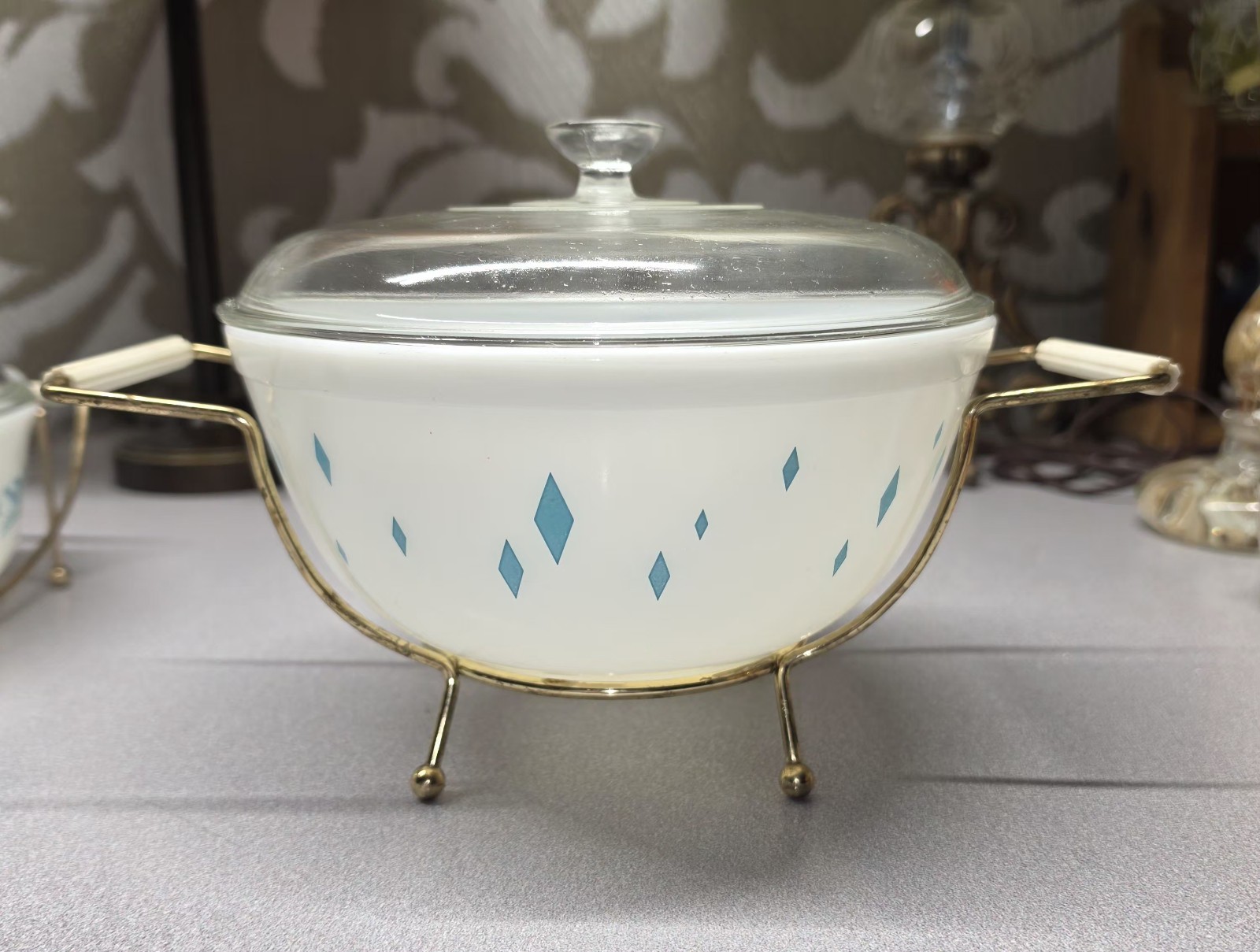 RARE 1950s Pyrex Turquoise Diamonds Promo 2.5 Qt Casserole Dish w/ Lid & Cradle