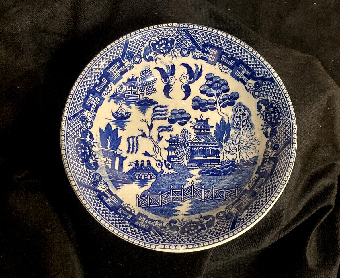 Vintage Blue Willow England Berry Bowl Dish 5-1/4″ Diameter 1-1/8 inches tall(E)