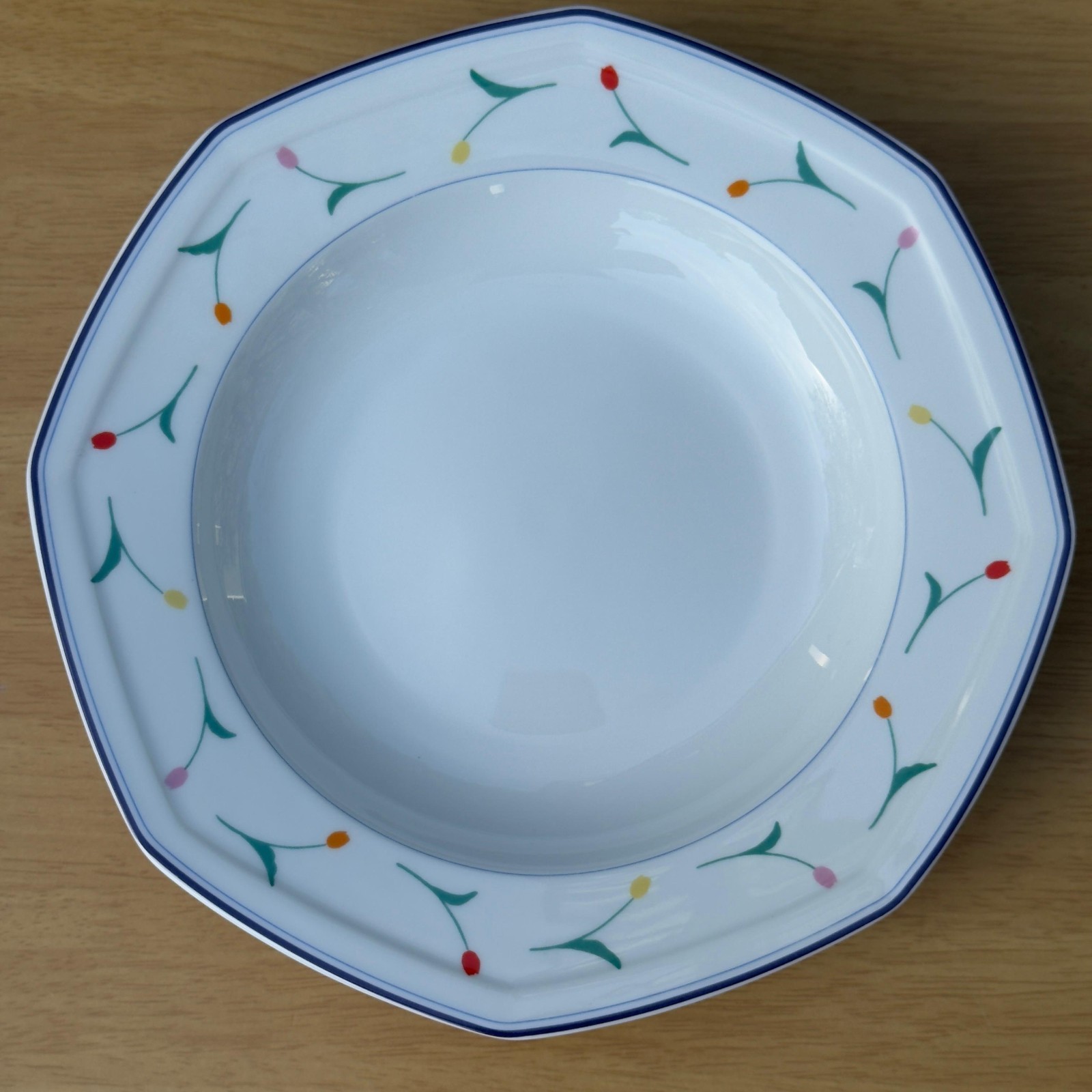 Christopher Stuart – Sundance Fine China – 5 Dinner Plates & 2 Bread Plates