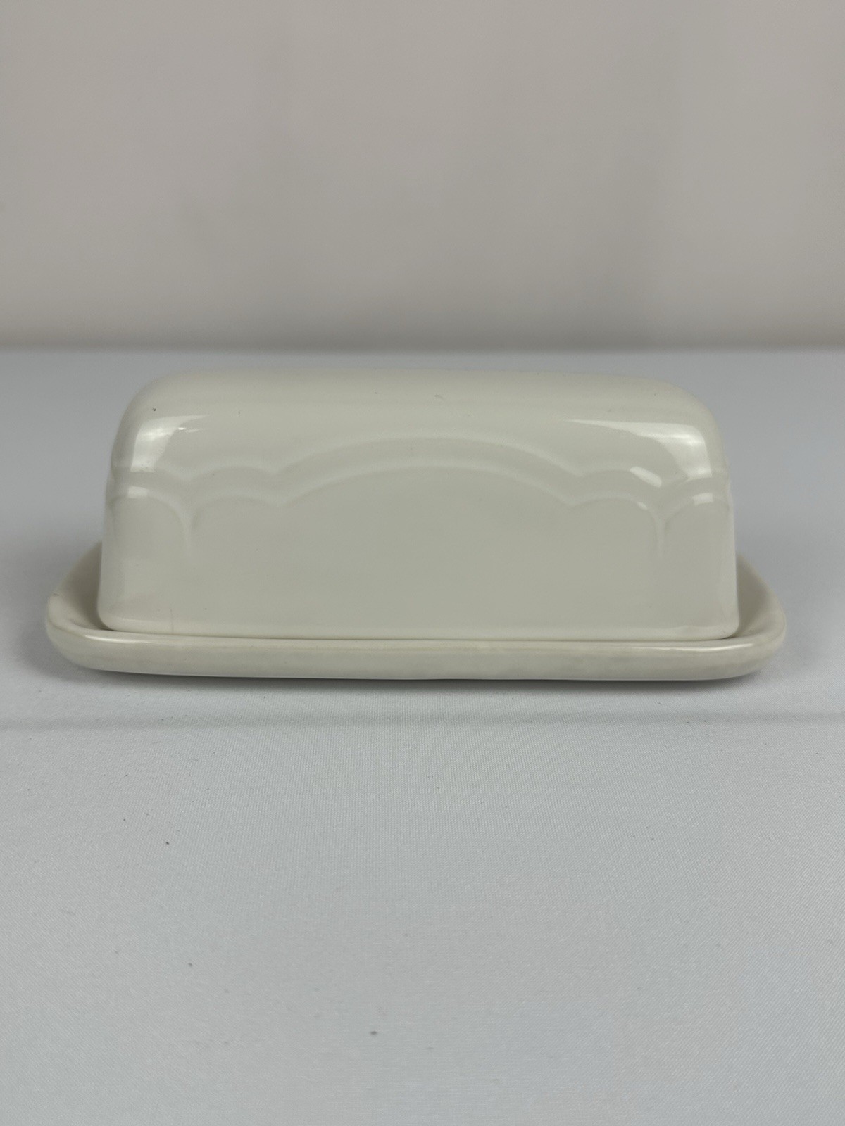 Pfaltzgraff Gazebo White Ceramic Covered Butter Dish USA Vintage #028
