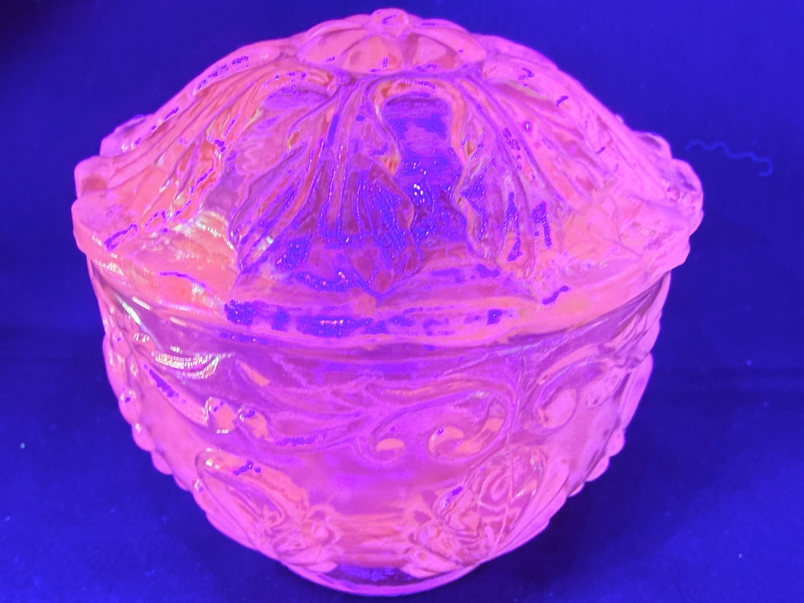 Teal Green Vaseline Uranium glass covered candy dish coffee sugar jar powder box