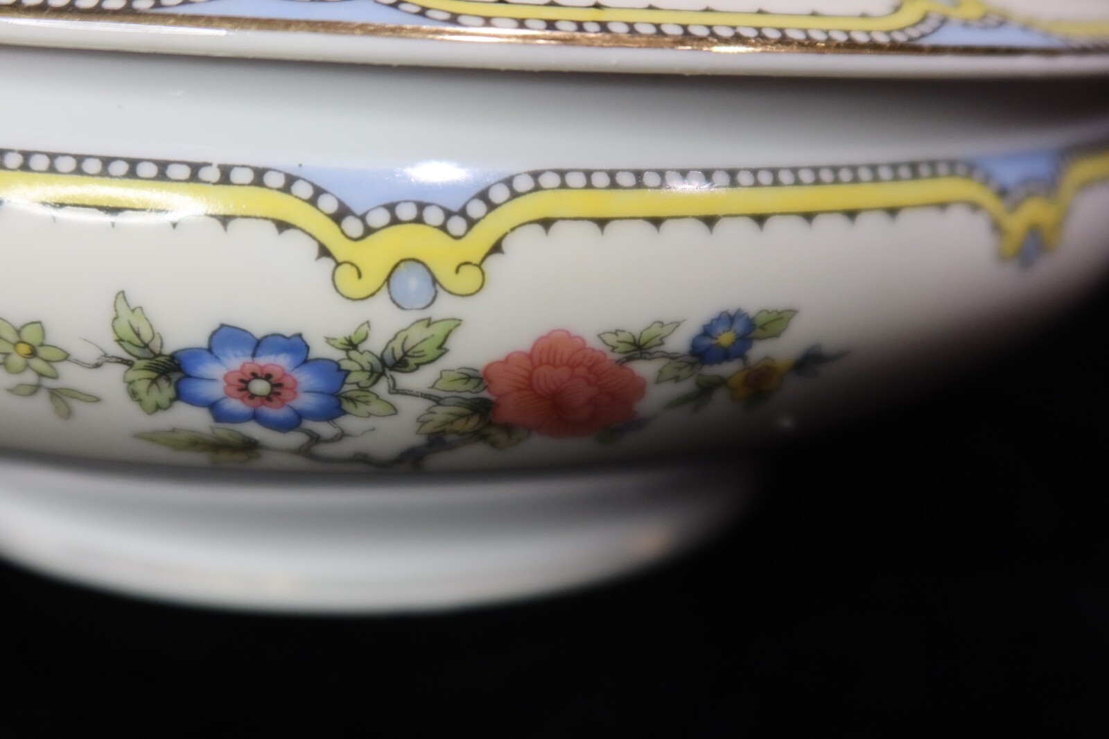 Noritake Mayflower Round Covered Vegetable Bowl Rust & Blue Flowers Gold Trim