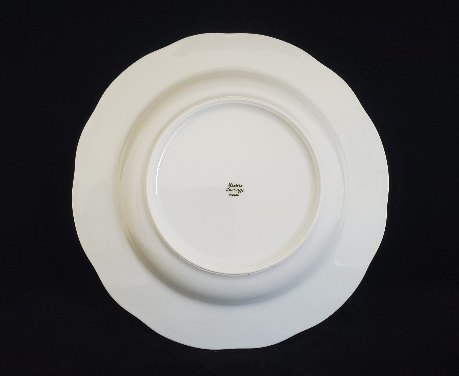 (8) DANSK LIMOGES LIERRE SAUVAGE IVY WHITE RIM EMBOSSED 8 3/4″ BOWLS FRANCE