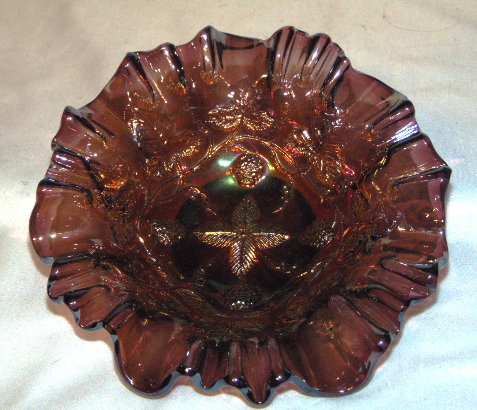 Antique Millersburg Glass 3-1 Edge Bowl Blackberry Wreath Rare Varioant Amethyst