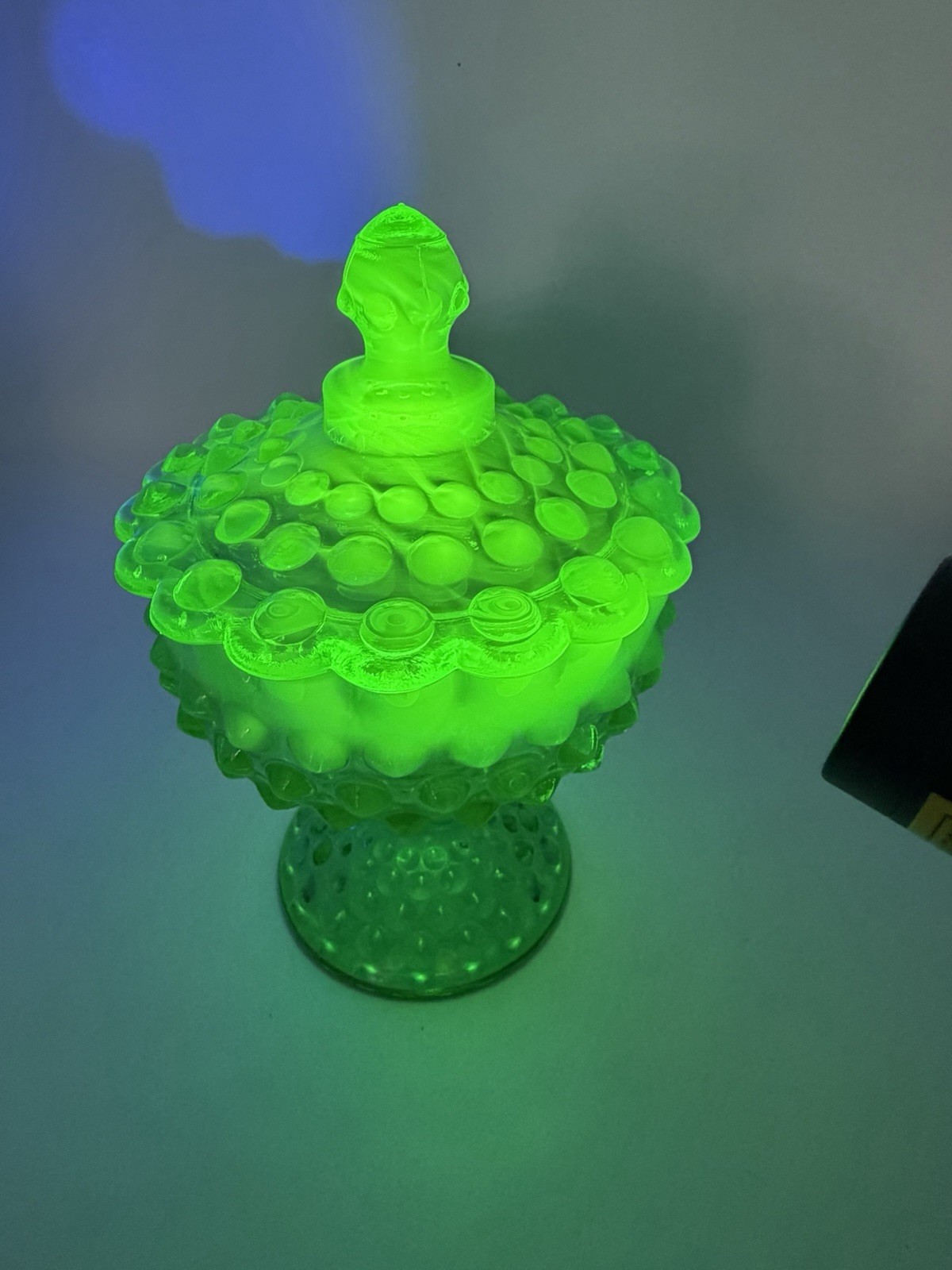 Vtg Fenton 1959 Emerald Green Opalescent Hobnail Lidded Candy Bowl Crack Glows