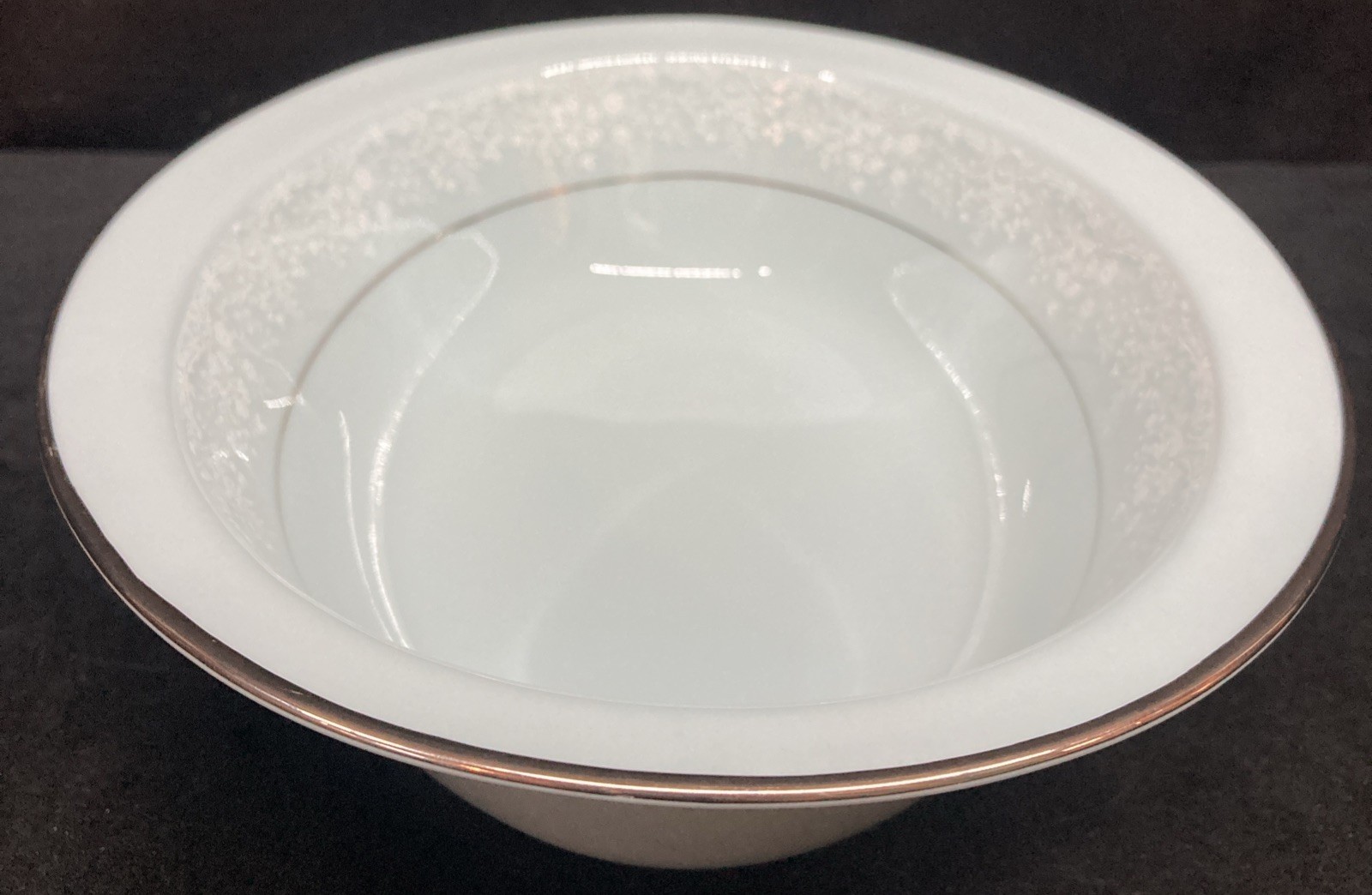 Noritake Fidelity 8003 Light Blue Oval Vegetable Bowl 10 1/8”