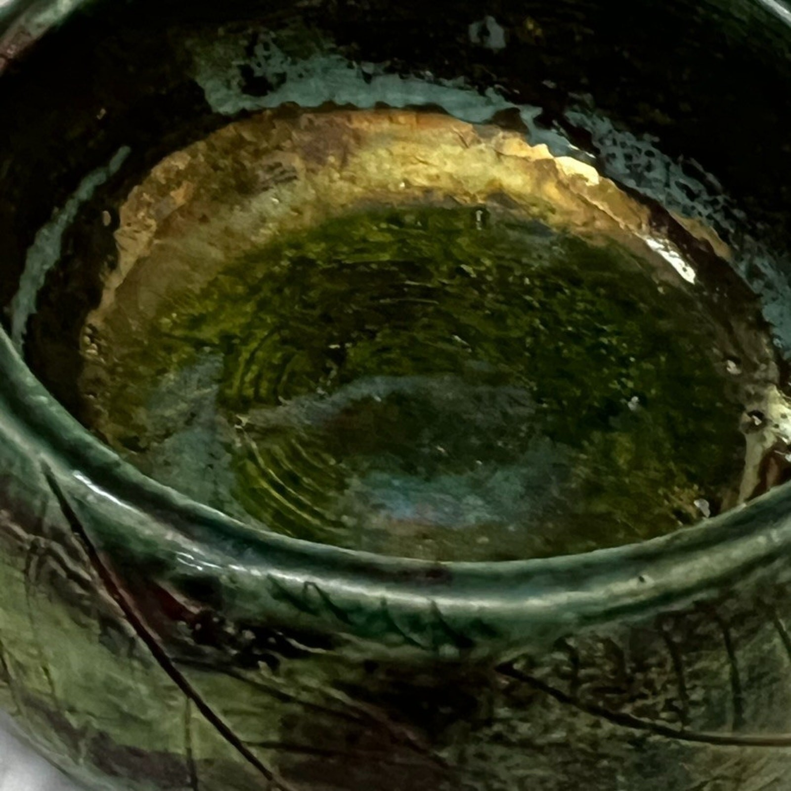 Art Studio Pottery Trinket Bowl Green Glaze Leaf Motif Iridescent Signed