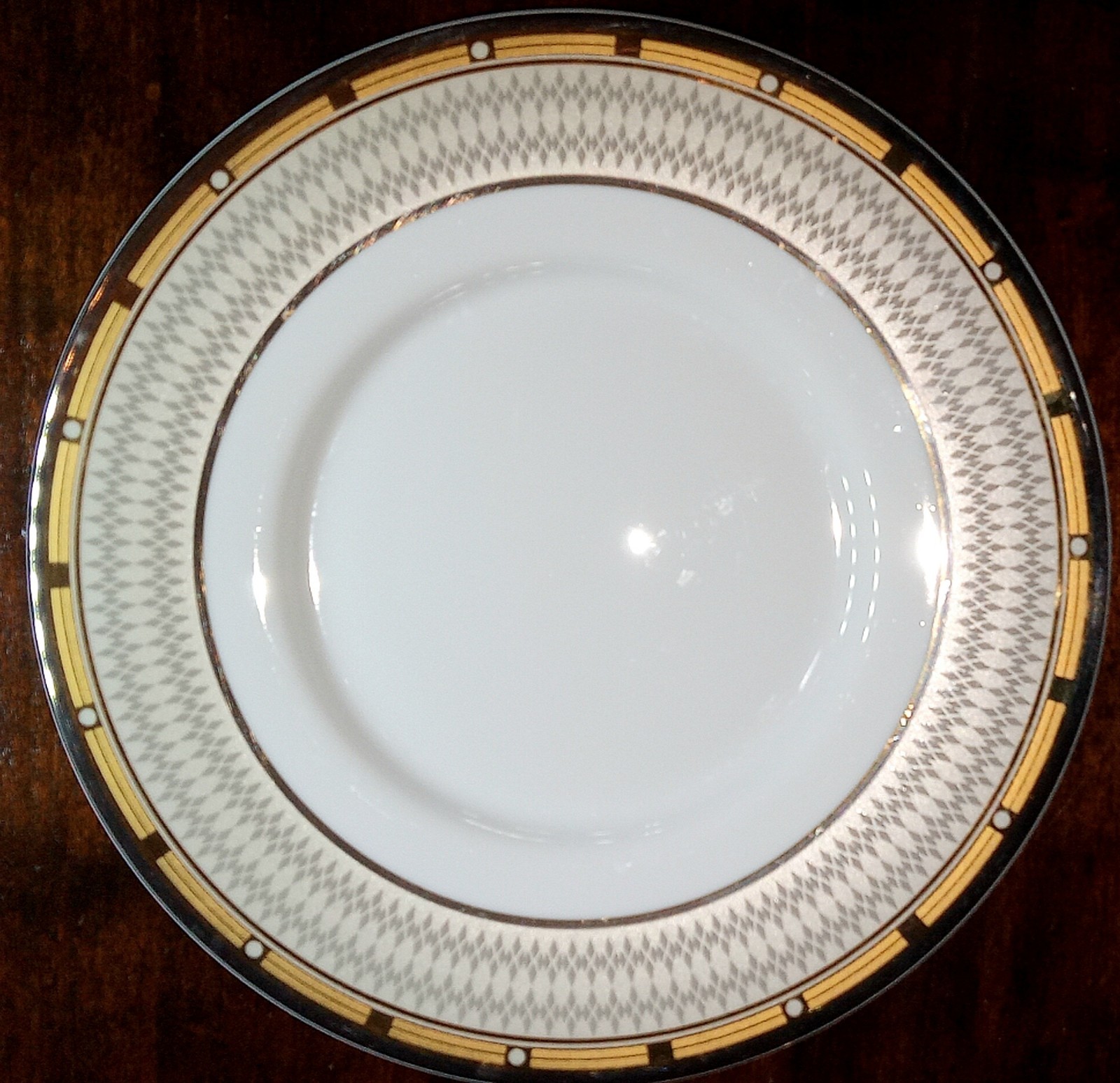 8 PLATE MIKASA FINA CHINA CAMBRIDGE PATTERN Y0501 DESSERT PLATE 6.5 in.