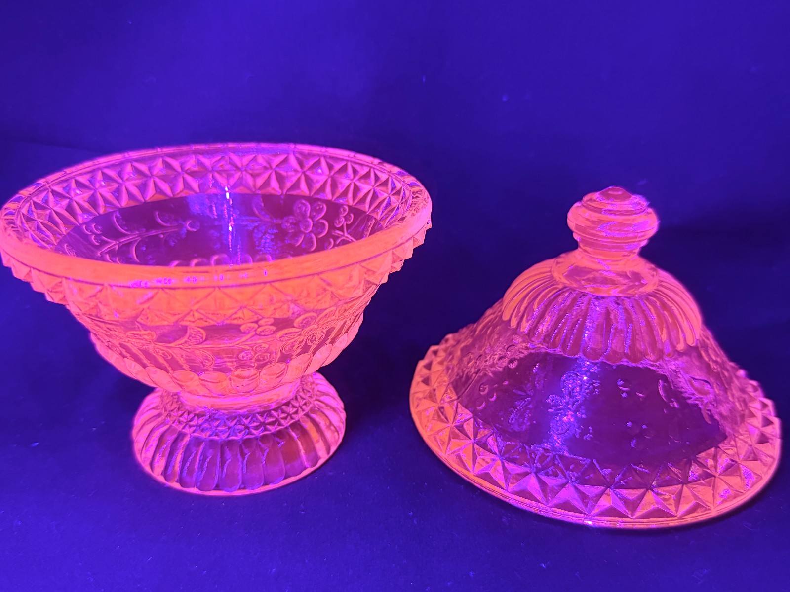 Green Vaseline Uranium glass covered candy dish coffee sugar jar butter selenium