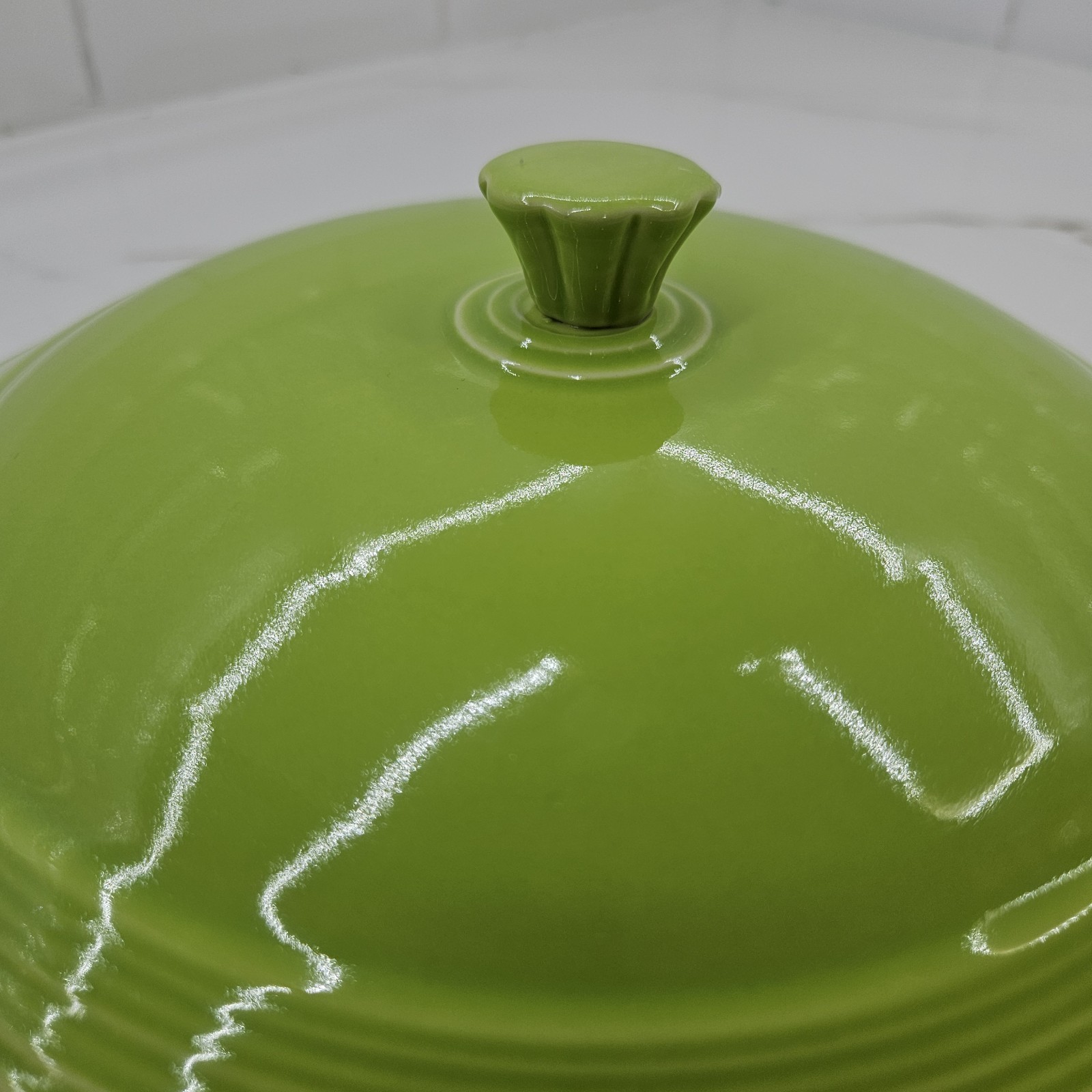 VTG Fiesta Chartreuse Green Round Covered Casserole Dish 2 Qt 9″ w/Lid HL 1997