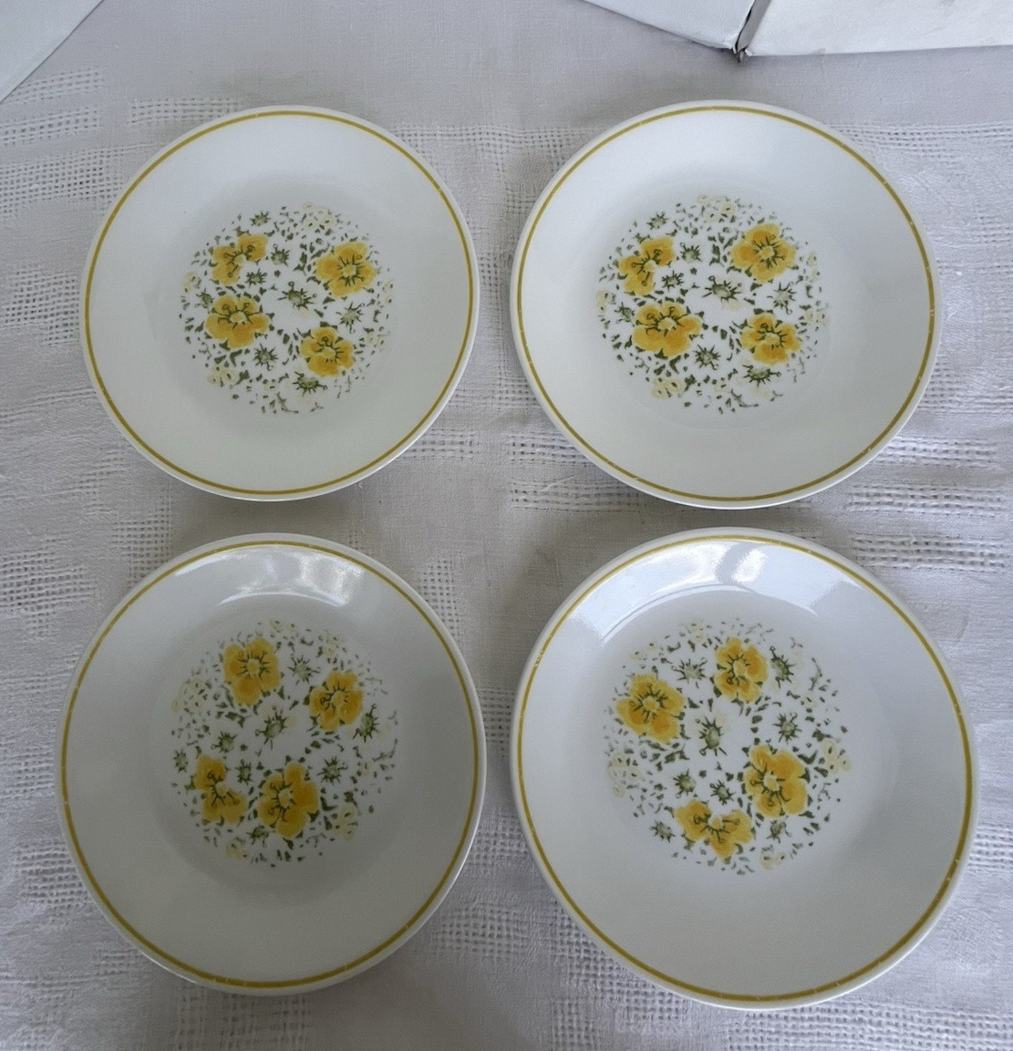 Vintage Corelle April Showers-8 Plates-4 10.25″ & 4 8.5″ Dinner/Luncheon Yellow
