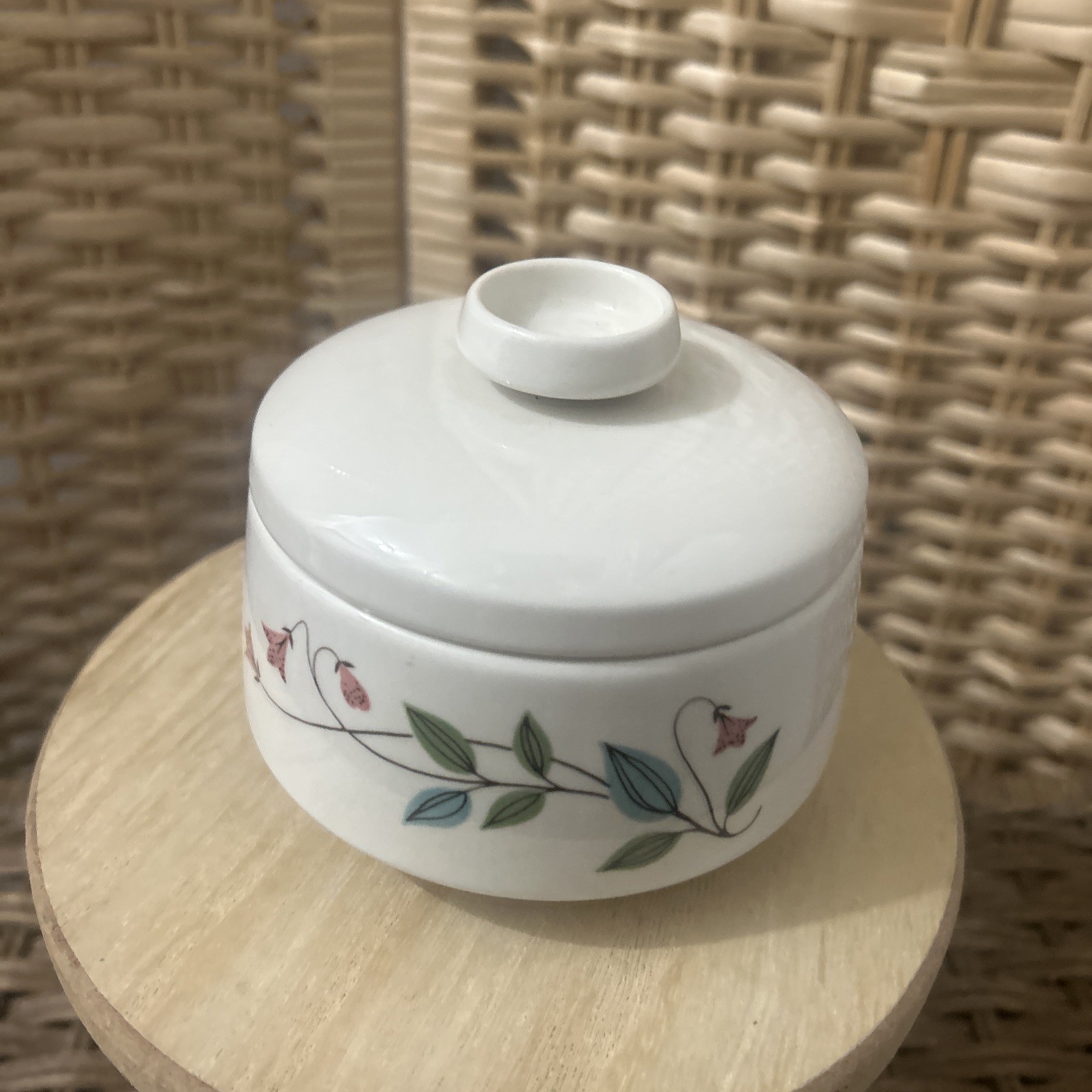 VTG Franciscan WINSOME Floral Flowers Leaves 2 1/8″ Sugar Bowl & Lid Made in USA
