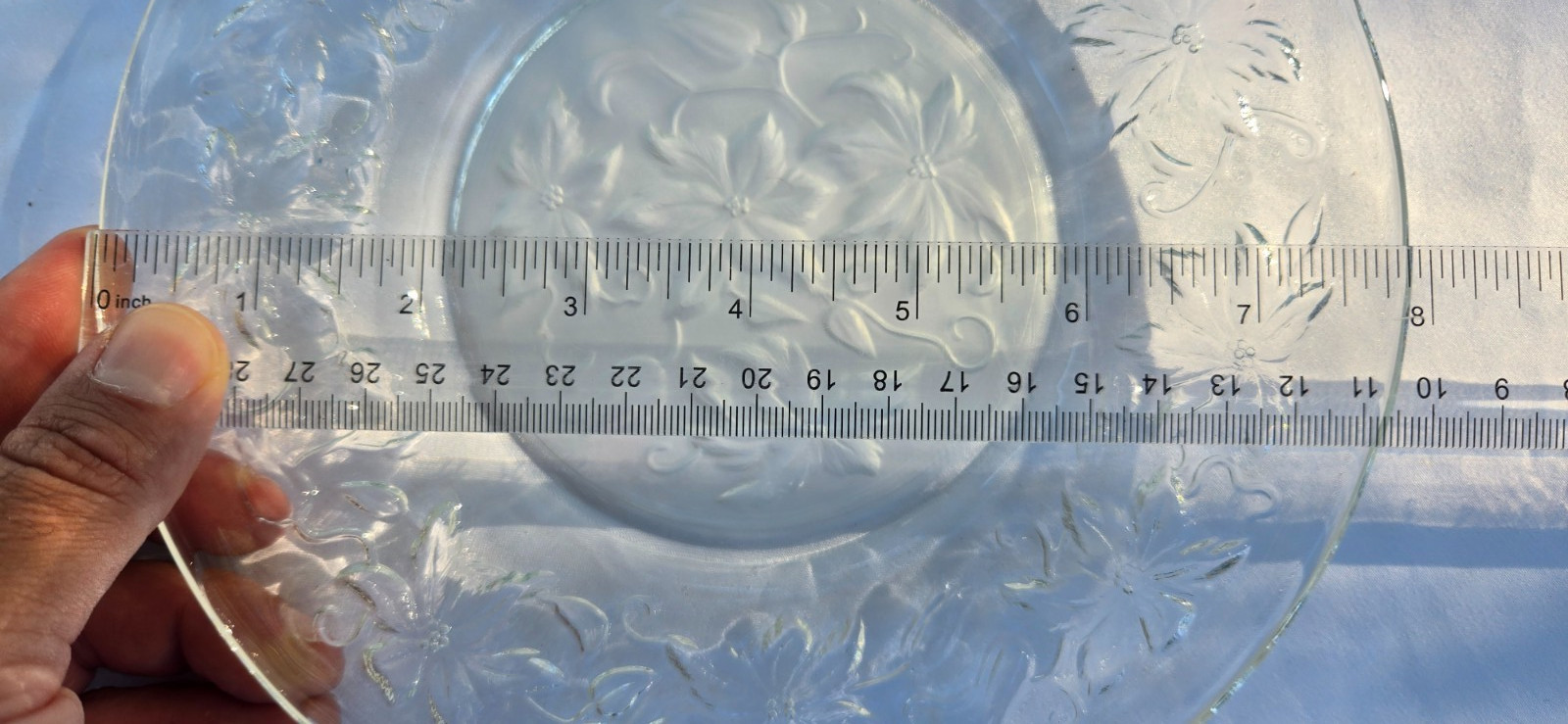 Set of 8x Princess House Fantasia Frosted Glass Crystal 8″ Dessert Salad Plates