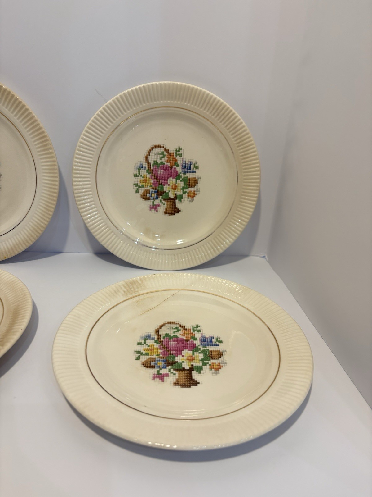 Victory By Salem 23 KARAT GOLD MADE IN U.S. A. 60163-GV BASKET PP.~6 Plates