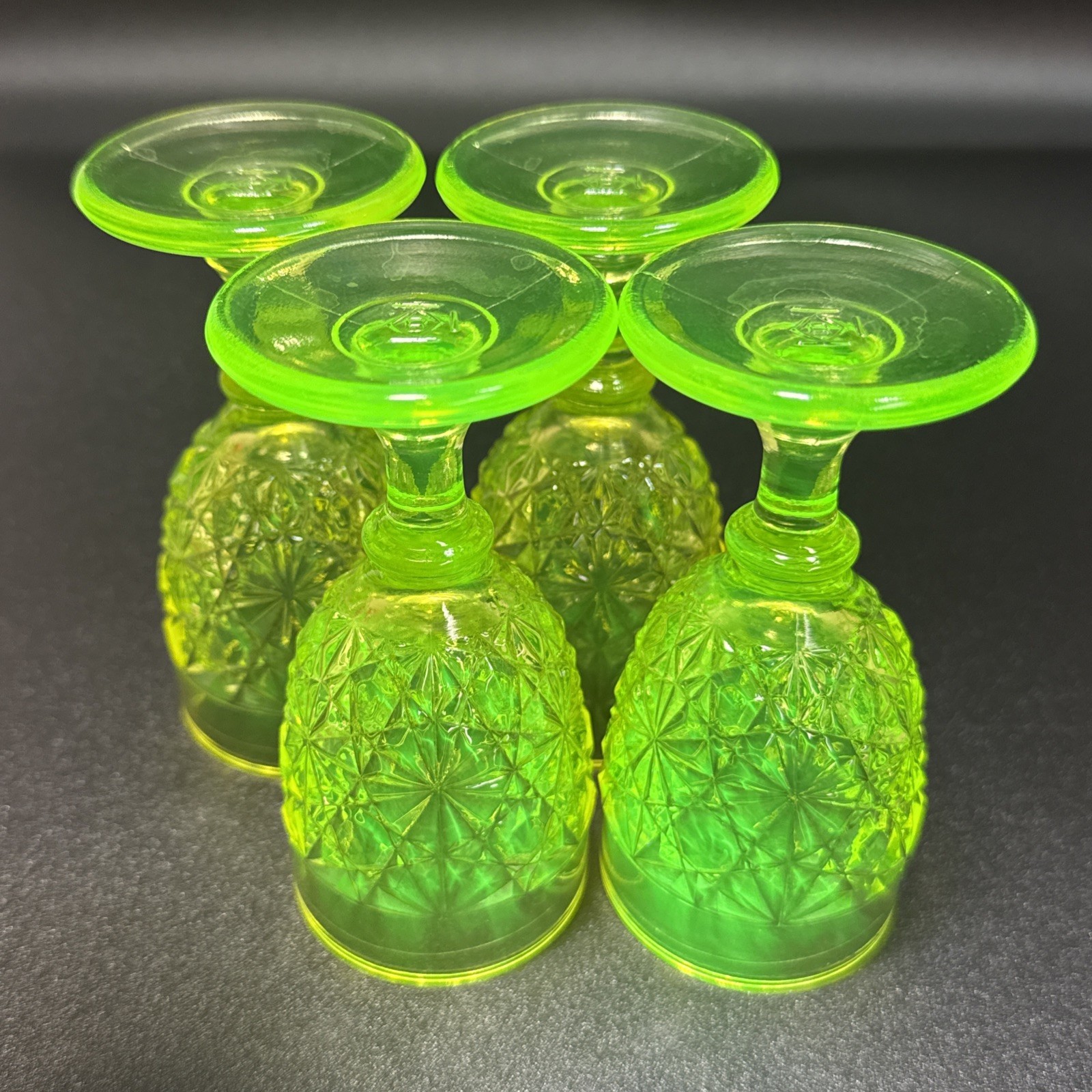 VTG 4” Uranium Vaseline Glass Goblet Daisy & Button Pattern UV Glow Lot Of 4