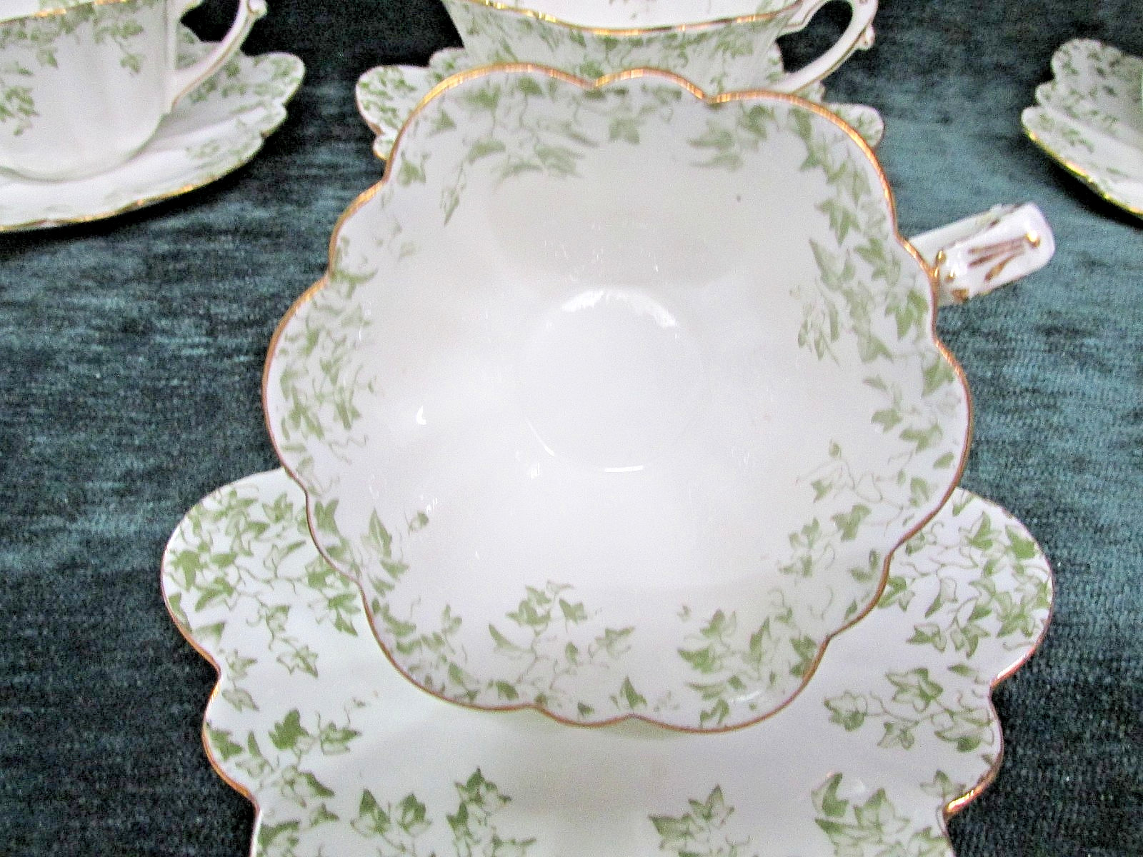 Wileman Foley Trailing Green Ivy 3 Piece Trios Empire Shape