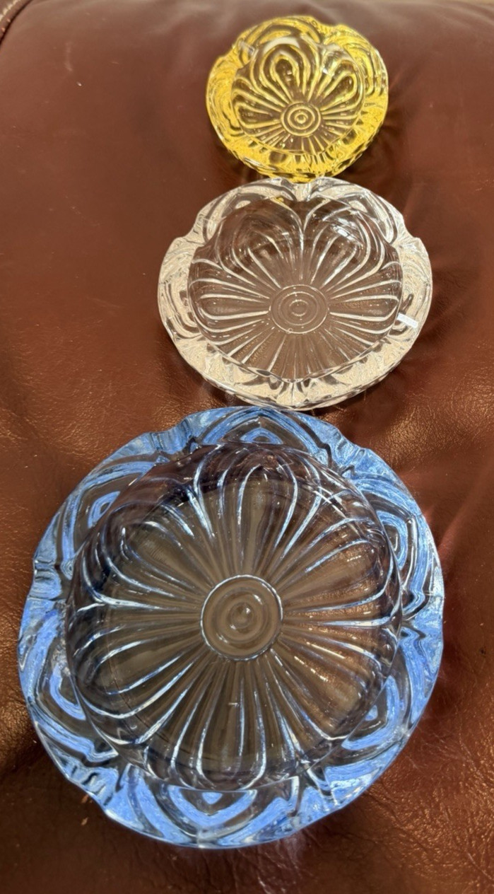 Set of 3 ashtrays Glass Bowls Blue Clear Yellow Pattern 5in Round