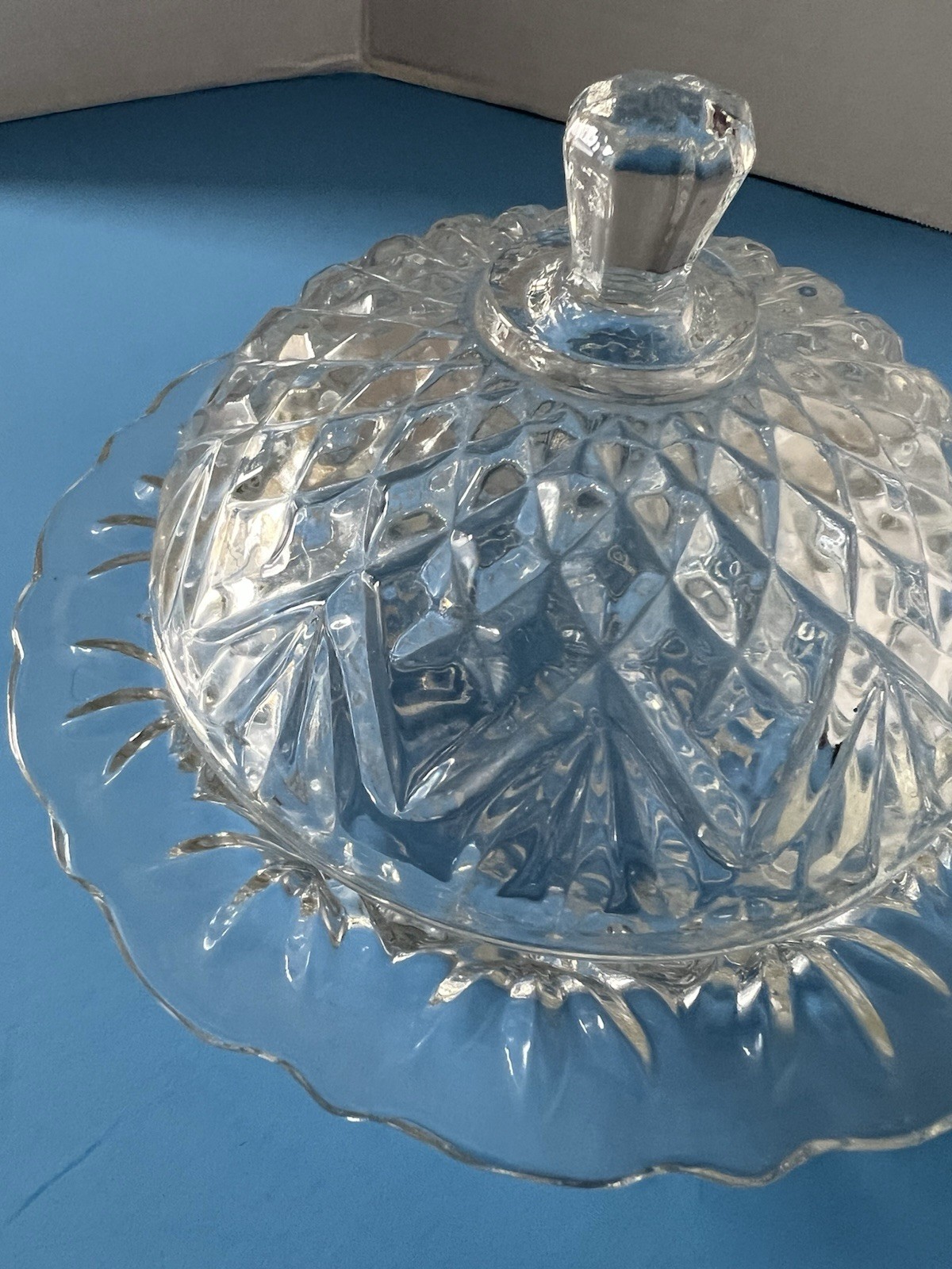 Vintage Anchor Hocking Round Glass Covered Dish Tray Prescut Pattern 7”W
