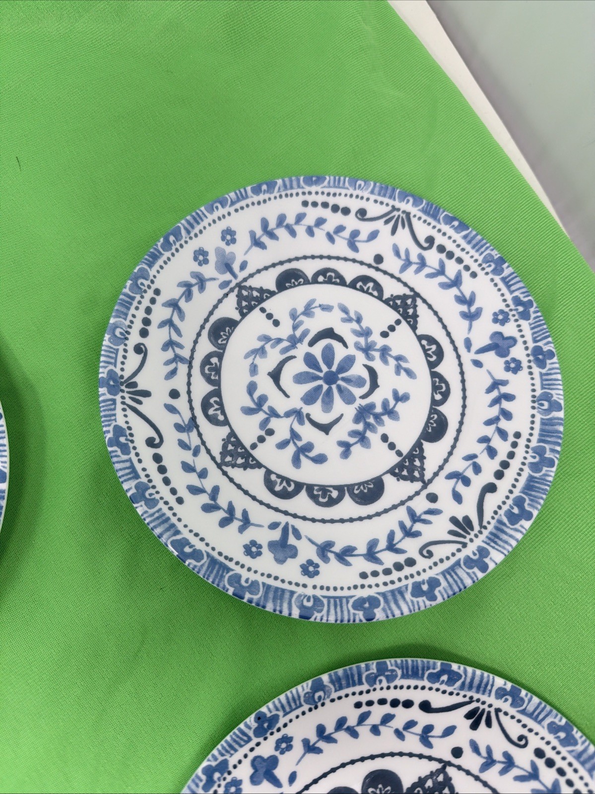 Set Of 6 Corelle Vitrelle Portofino Salad/Dessert Plates Blue Floral 6.75″