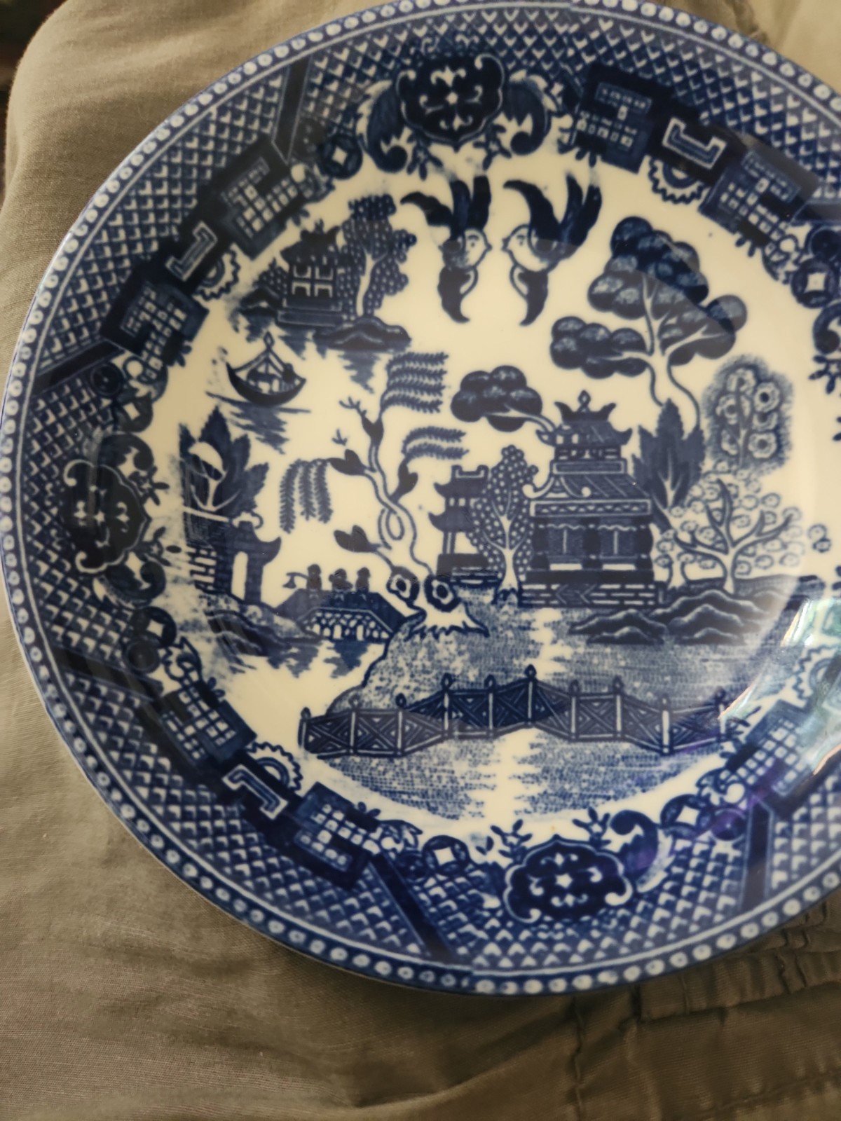 Vintage Blue Willow England Berry Bowl Dish 5-1/4″ Diameter 1-1/8 inches tall