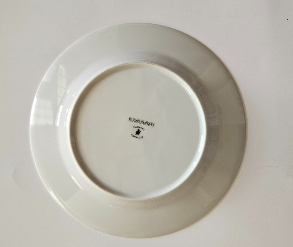 NEW Flying Fantasy by Salisbury Porcelain Hot Air Balloon Motifs Set 4 Plates 8″