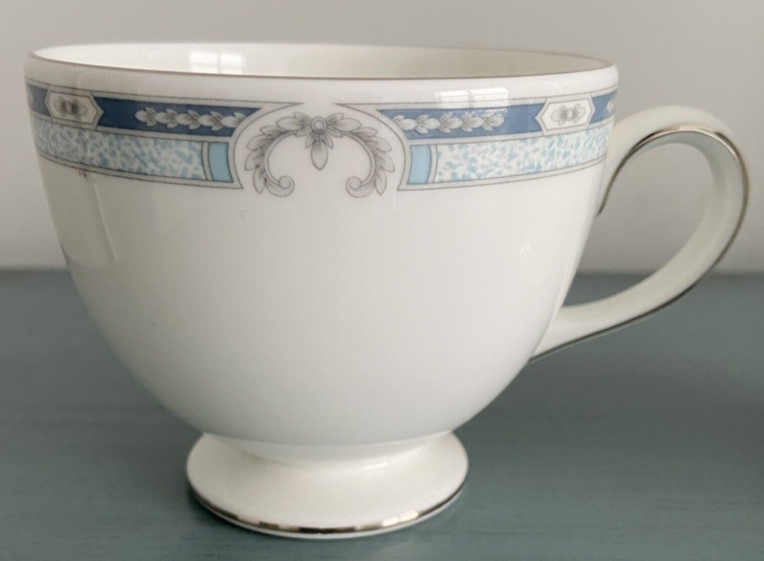 Wedgwood Masefield White & Blue Teacup Set of 2 Platinum Trim England