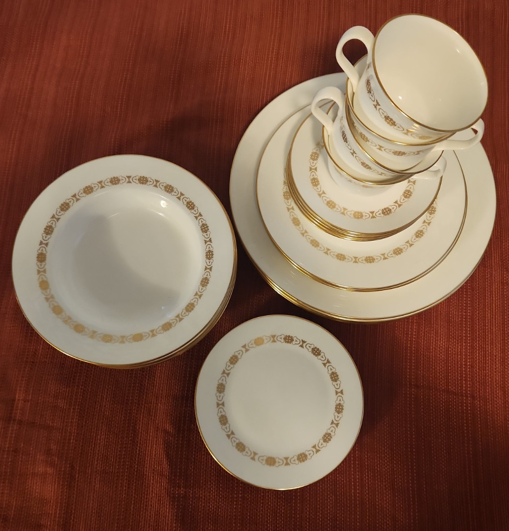 VTG 1965 MCM Minton Dinnerware Golden Diadem H-5270 79 Pieces 12 Place Settings+