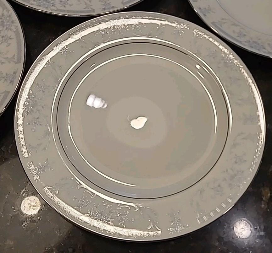 SET (7) Sheffield BLUE WHISPER Porcelain Fine China 10.25″ Dinner Plates Japan