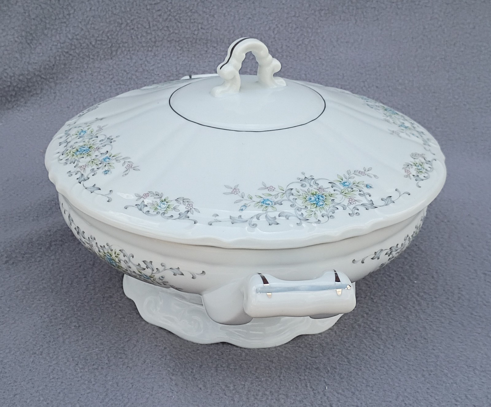 Norleans – Theresa – Covered Casserole Serving Dish Bowl – 10 1/4″ Diameter