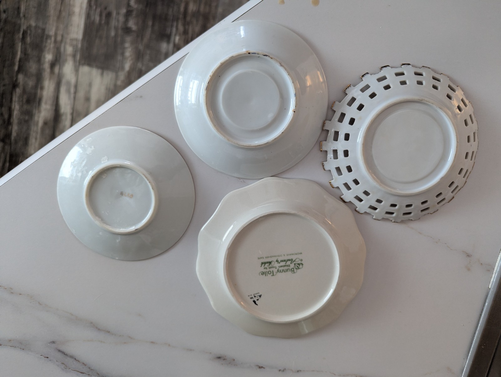 4 Shabby Cottage Vintage Mismatched Decorative Floral Plates Gallery Wall