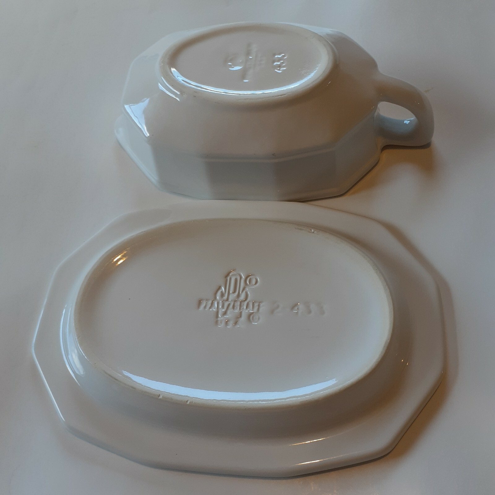PFALTZGRAFF HERITAGE WHITE Gravy Boat & Under Plate Very Good condition