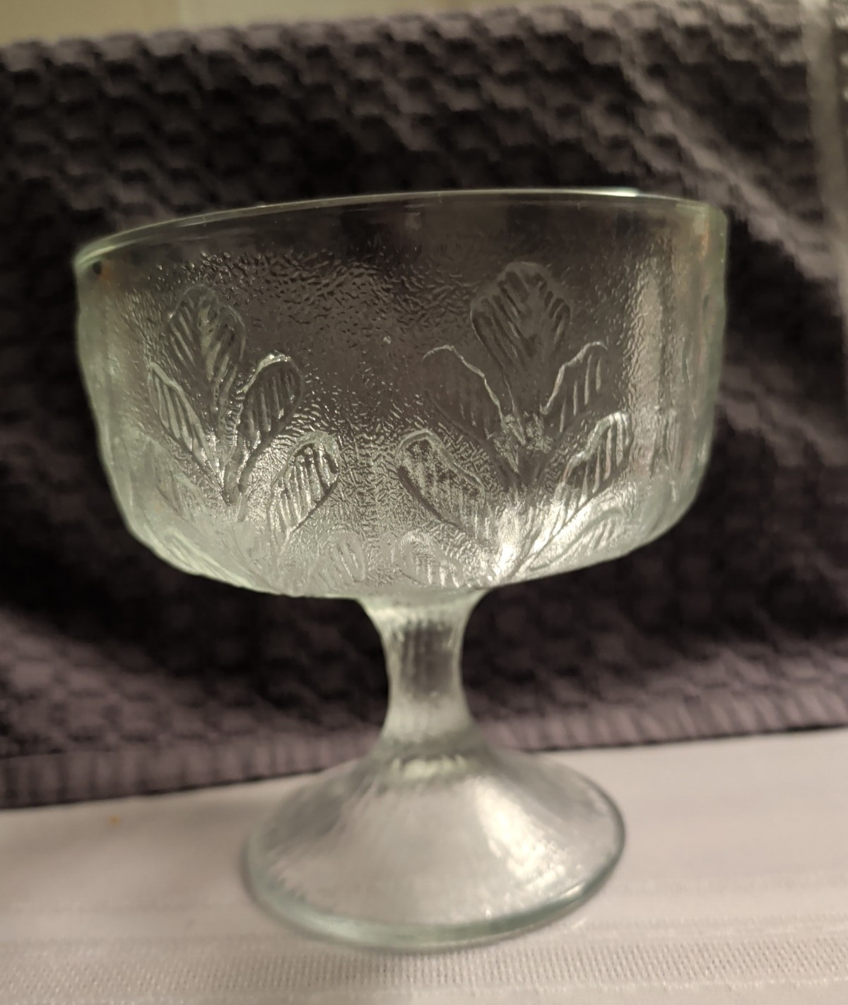 Vtg 1978 FTD Pedestal Compote Bowl Candy Dish, Clear Glass with Oak Leaf Design