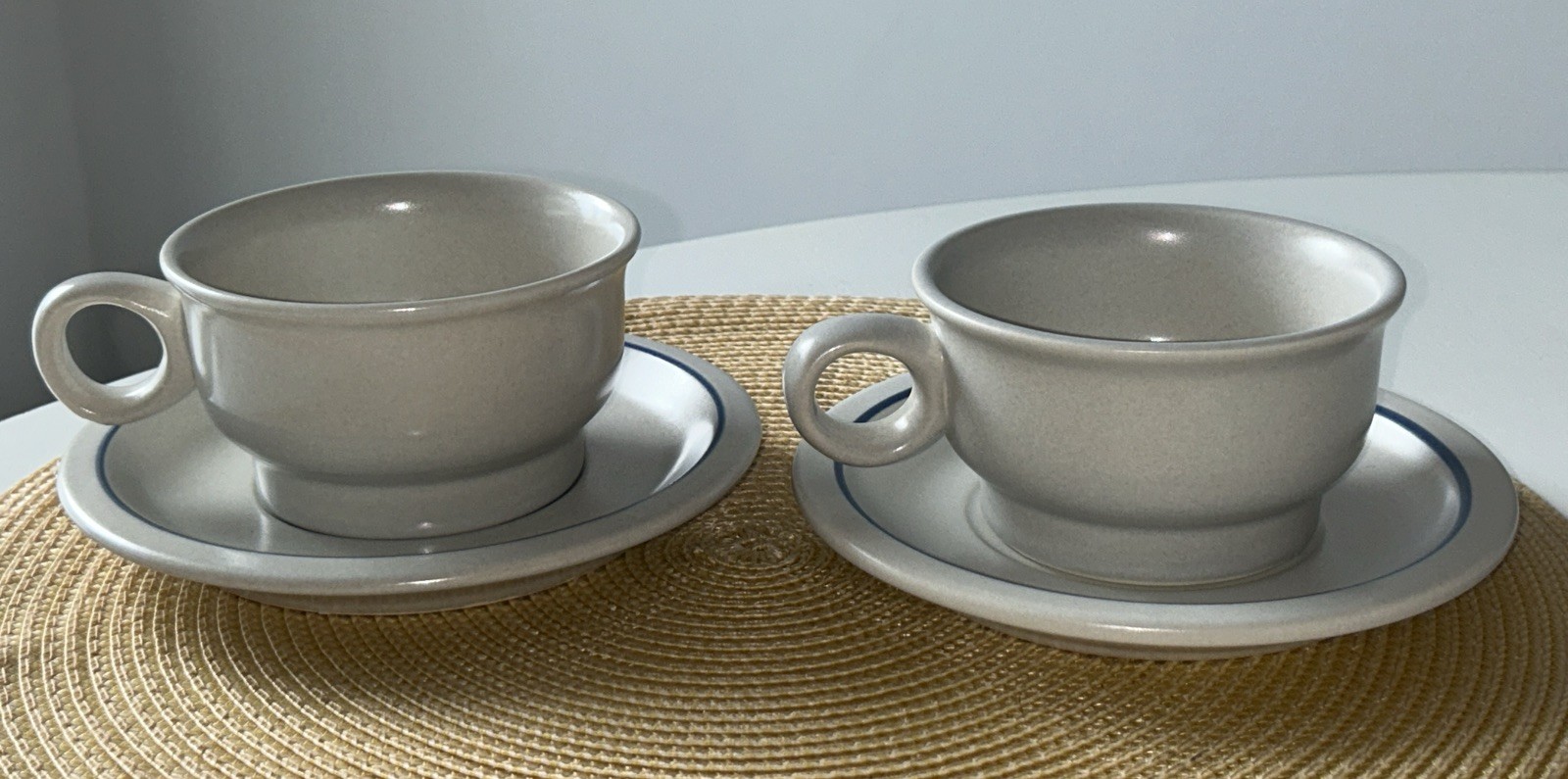VTG Pfaltzgraff Yorktowne Stoneware Mugs Coffee Tea Soup Cups & Saucers (2) EUC