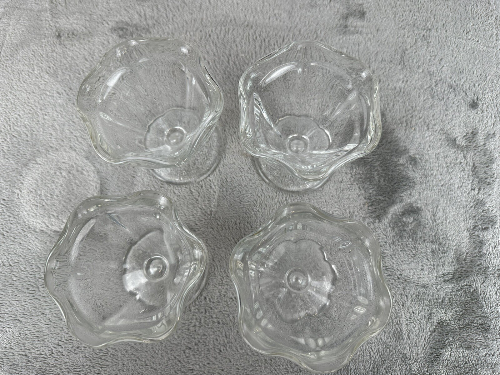 Lot of 4 Vintage Ice Cream Sundae Dishes Parfait Dessert Bowl Tulip Kids Party