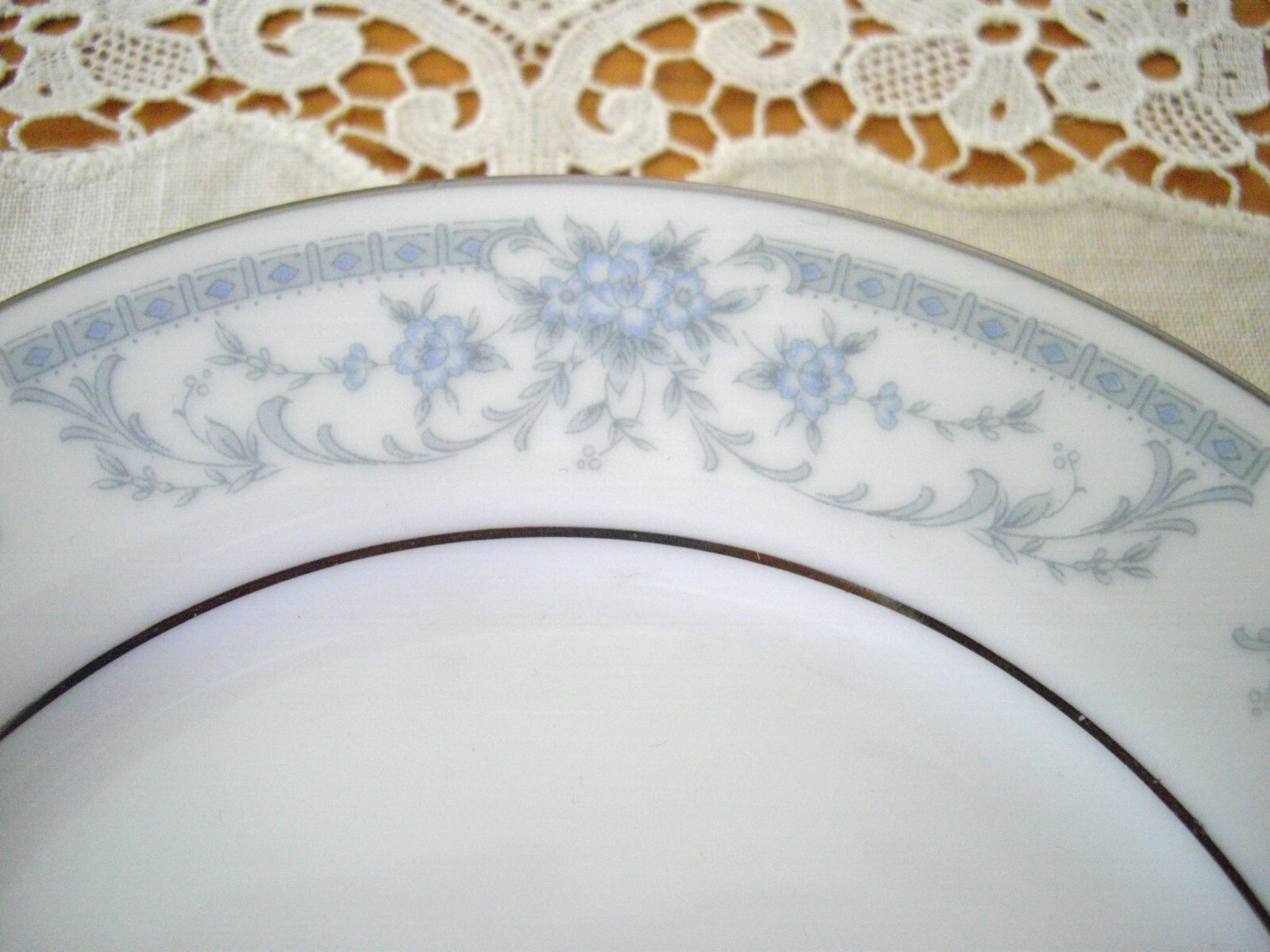Sheffield BLUE WHISPER 6 1/2″ Plate Blue Flowers Japan ~