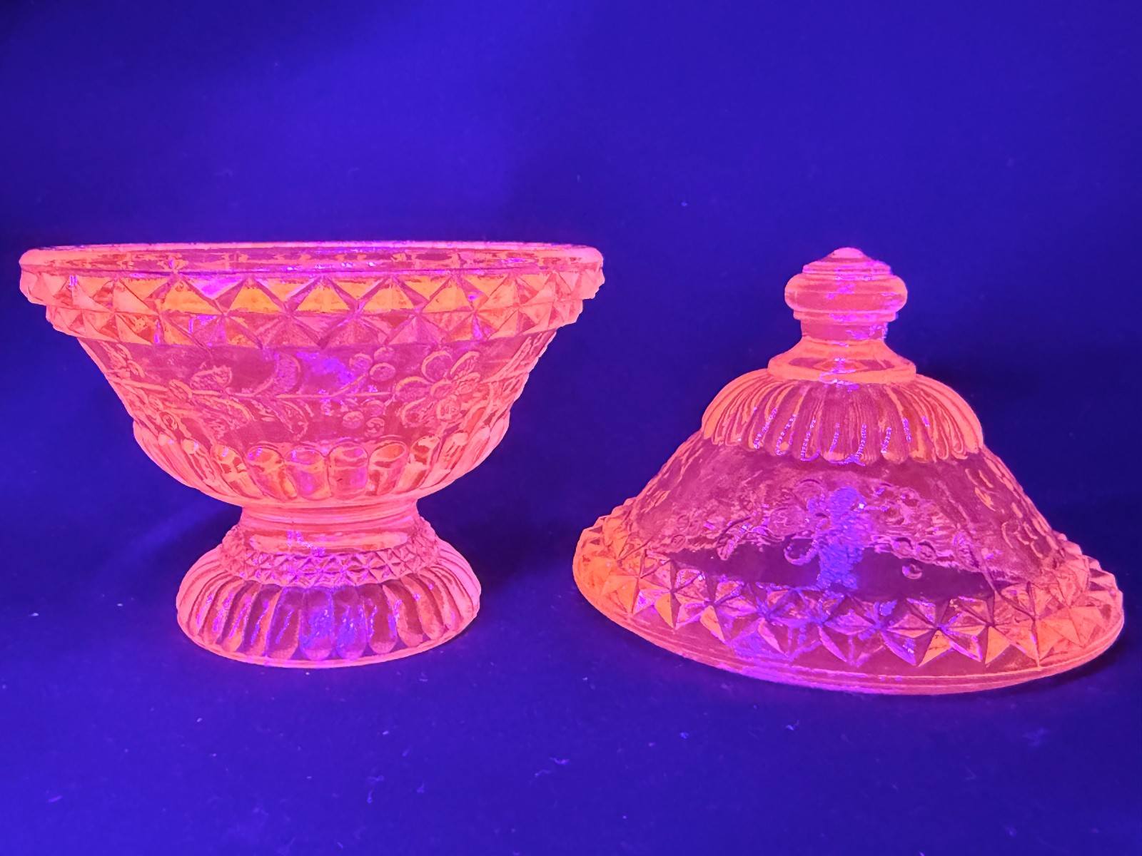 Green Vaseline Uranium glass covered candy dish coffee sugar jar butter selenium
