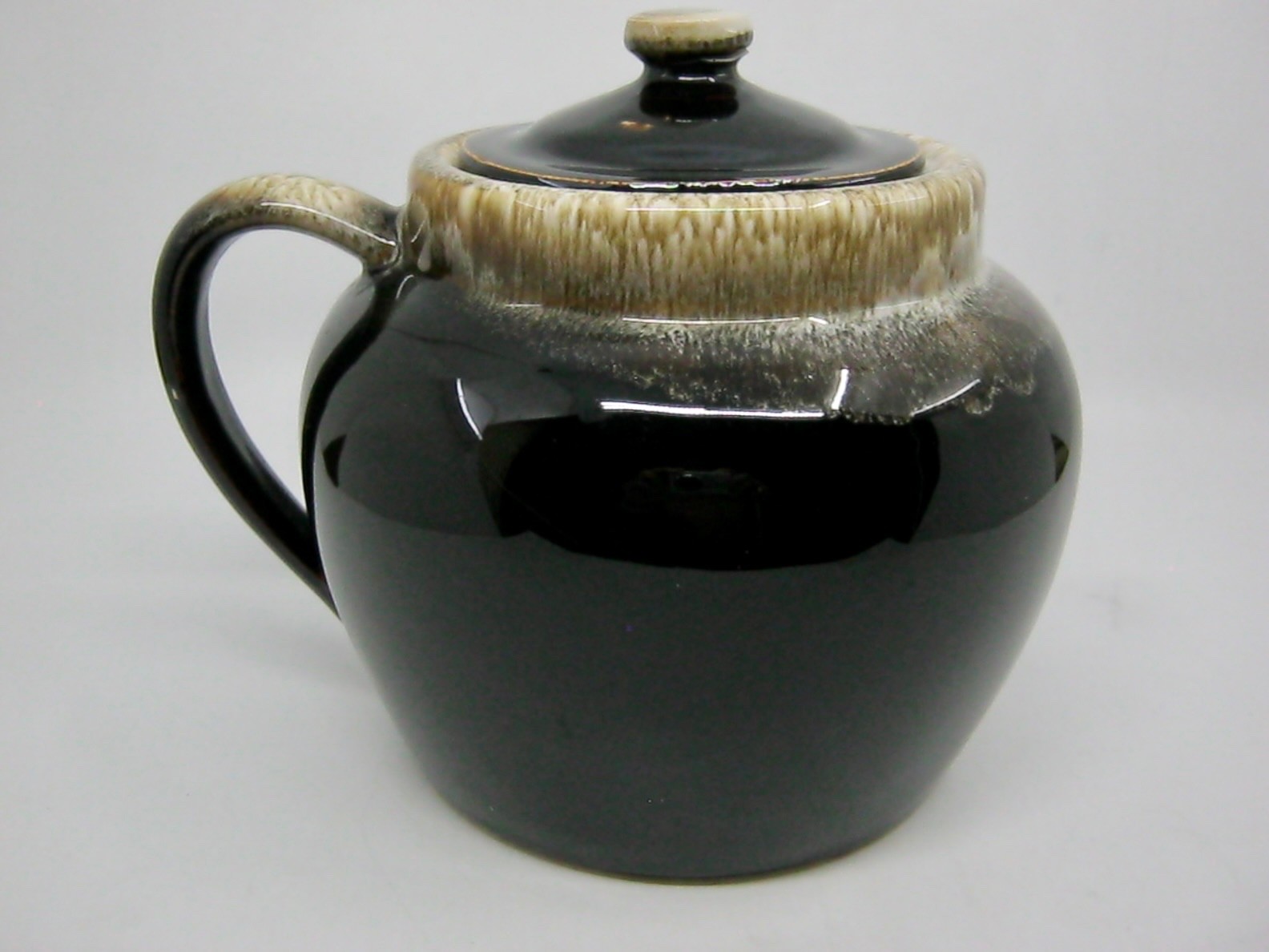 Bean Pot / Crock With Lid Brown Drip Stoneware One Handle 2 Quart 6.5″ Tall