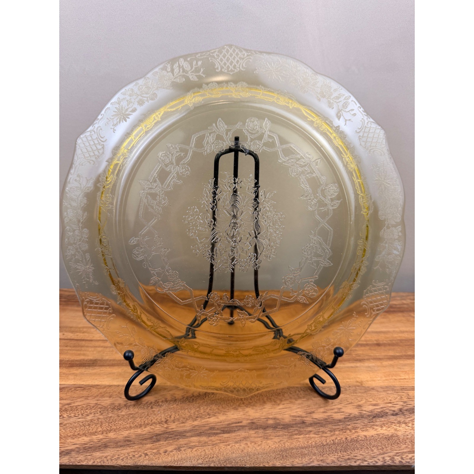 Federal Glass Normandie Bouquet & Trellis Amber Depression Dinner Plate 11″