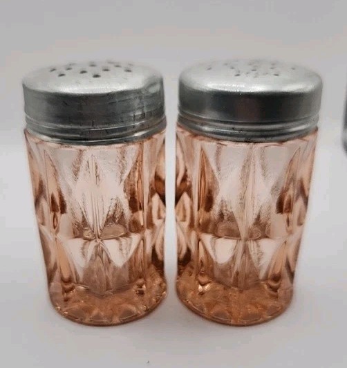 Windsor Diamond Pink Depression Glass Salt/Pepper Shakers Jeanette Glass