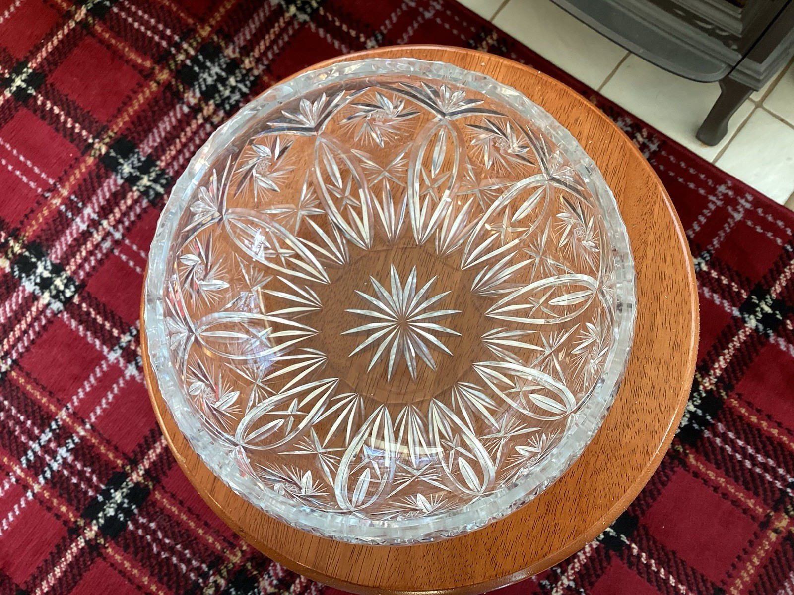 Cut Crystal Bowl (8 Wide 4.25 Inch Tall) Very Nice Condition