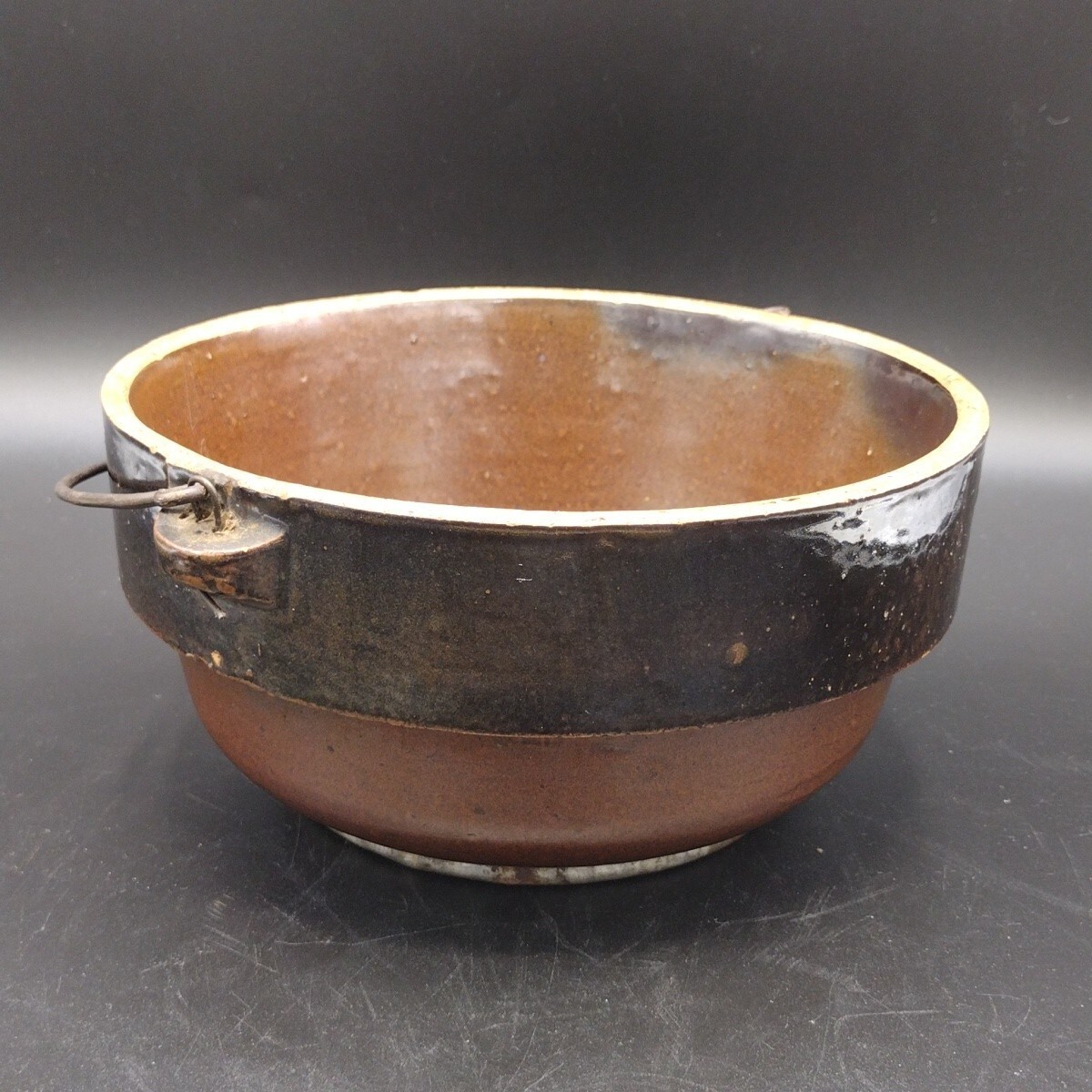 Antique Stoneware Salt Glaze8¾” Crock Mixing Bowl Wire Handle Metal Bottom Brown