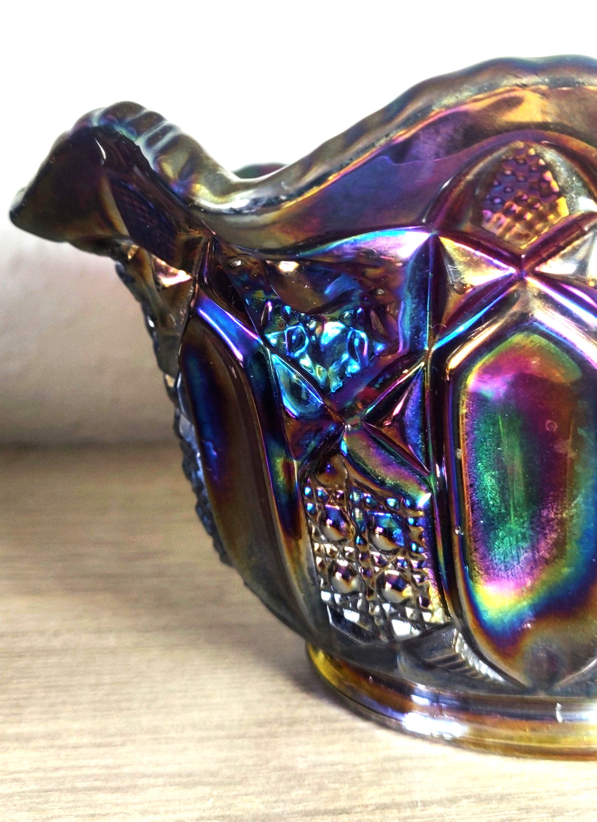 Vintage LE SMITH Iridescent Amethyst Carnival Glass Ruffled Quintec Bowl 6.5 In