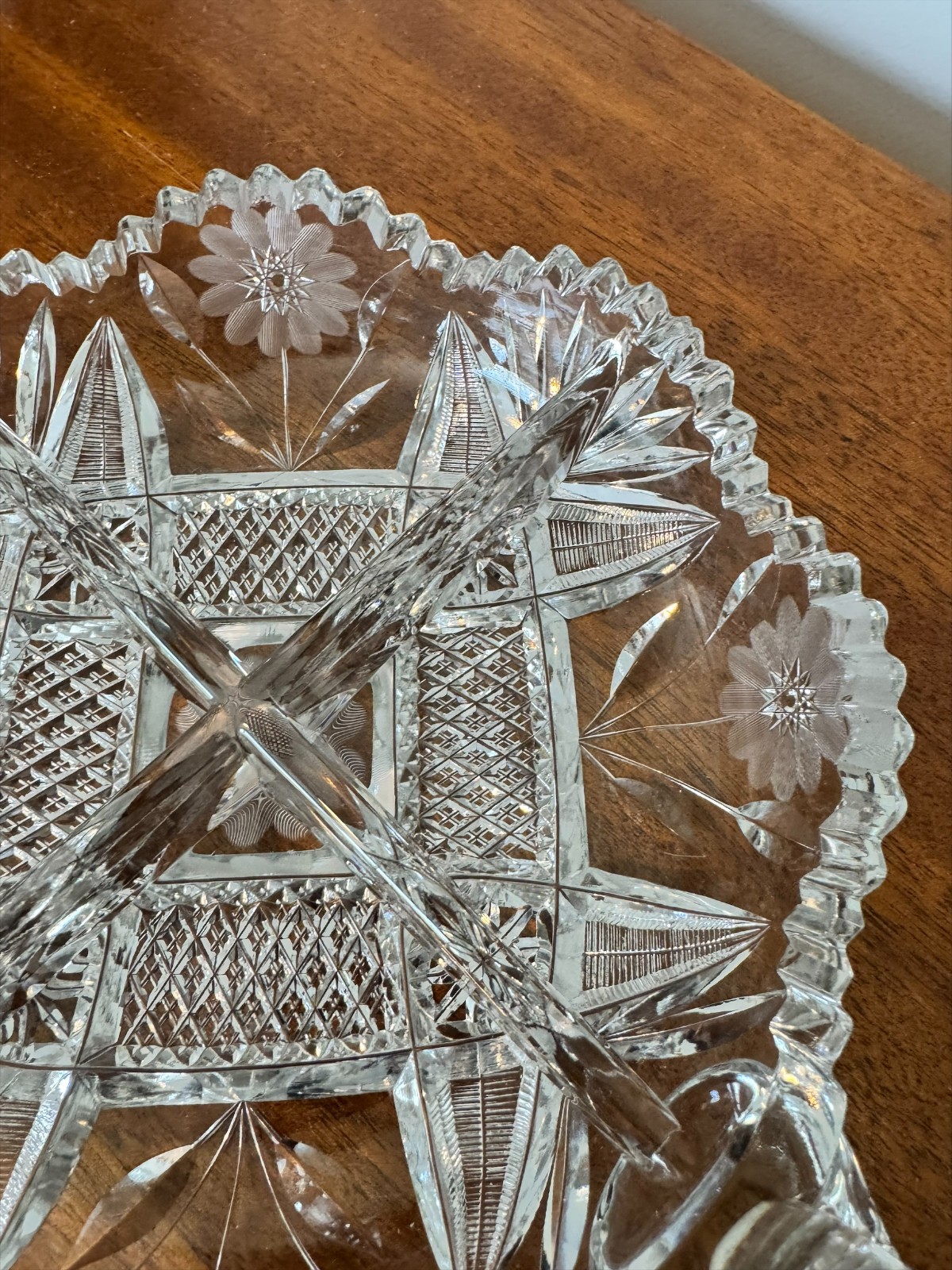 Pretty Vintage Cut Glass Divided Relish Dish with Handles – Starburst 11″x8″