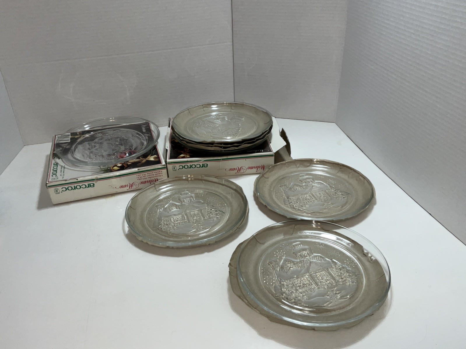Arcoroc “Welcome Home” France Clear Glass 7 1/2″ Holiday Plates Set of 8 NICE!